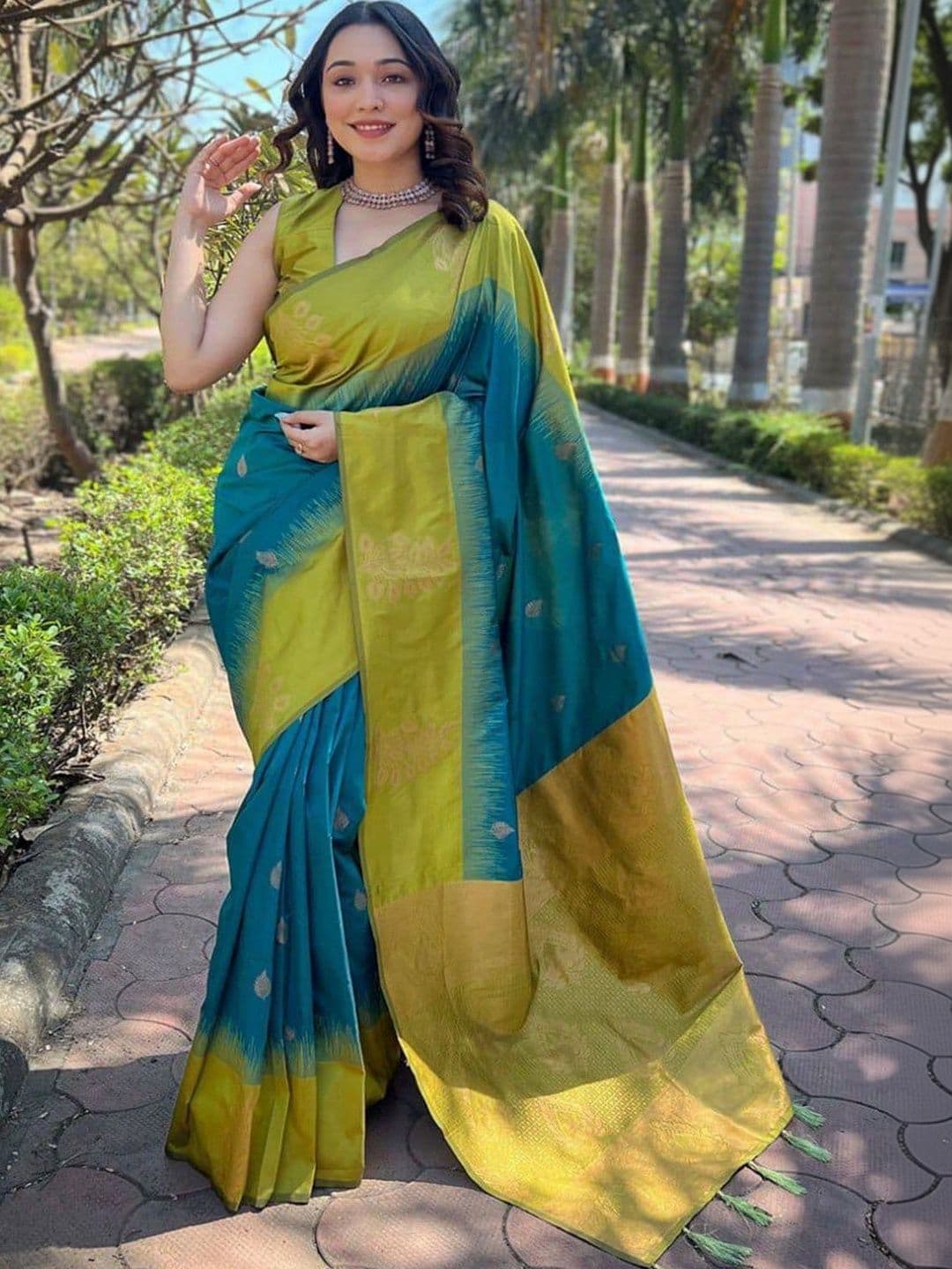 KALINI Woven Design Zari Silk Blend Heavy Work Kanjeevaram Saree - view 1