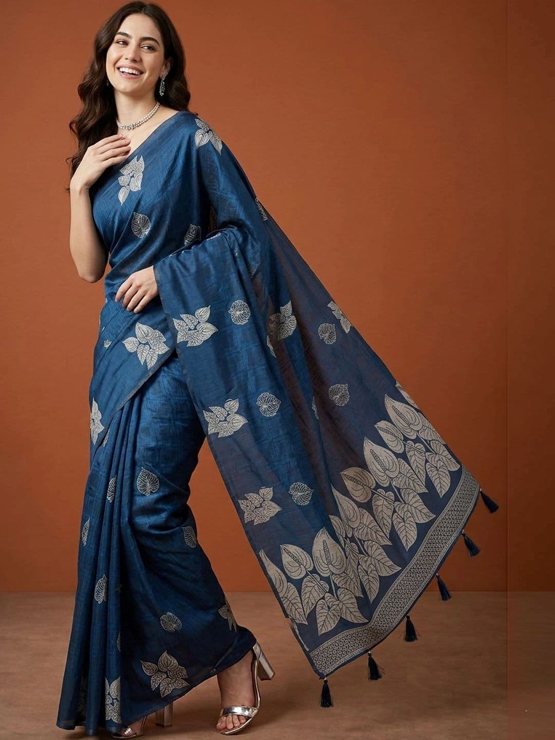 Suha Floral Silk Cotton Saree thumbnail 6