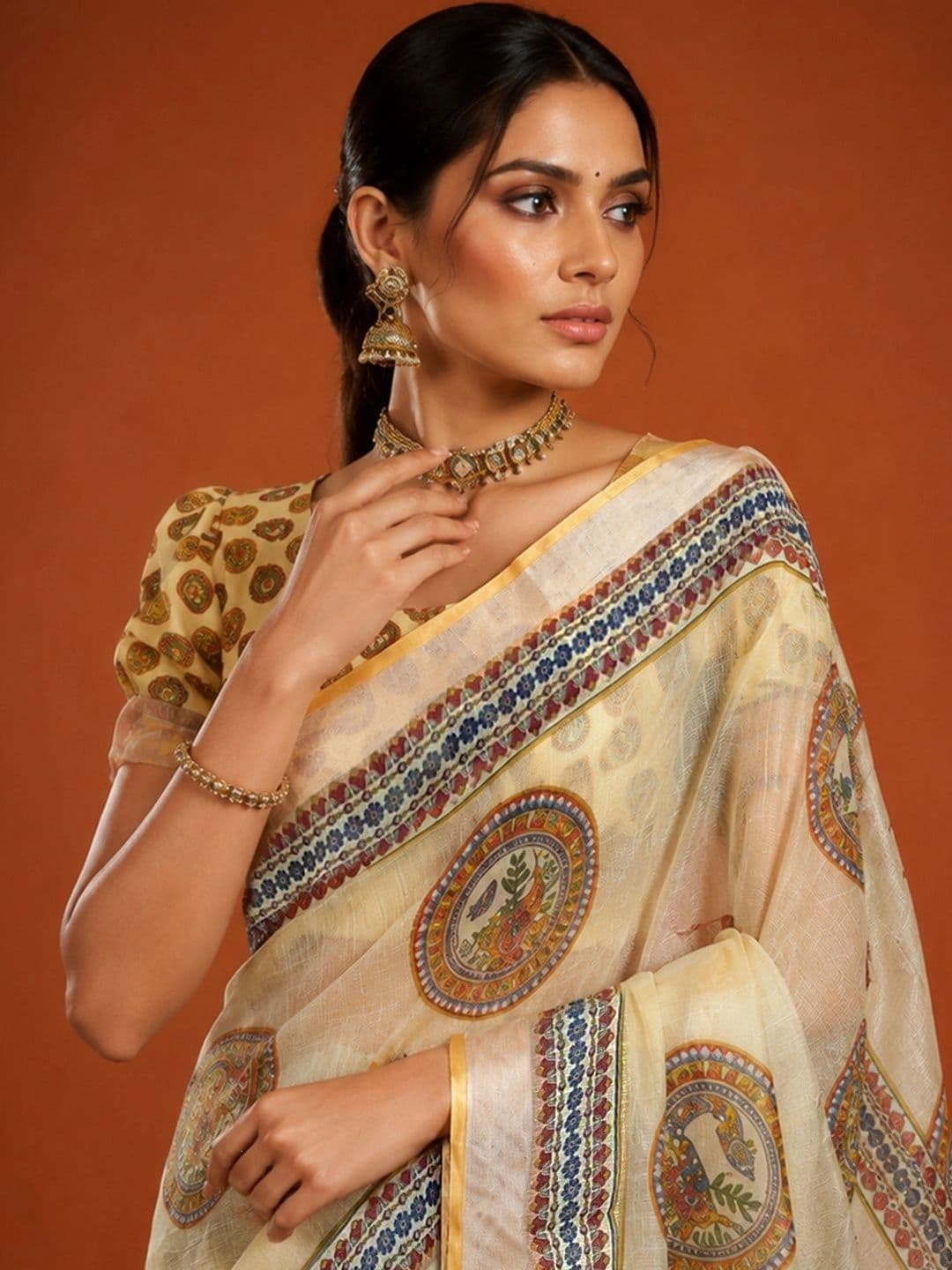 Suha Silk Blend Saree thumbnail 3