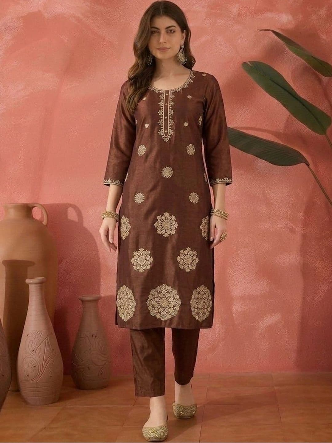 Sangria Women Ethnic Motifs Embroidered Regular Thread Work Pure Silk Kurta with Trousers & With Dupatta thumbnail 2