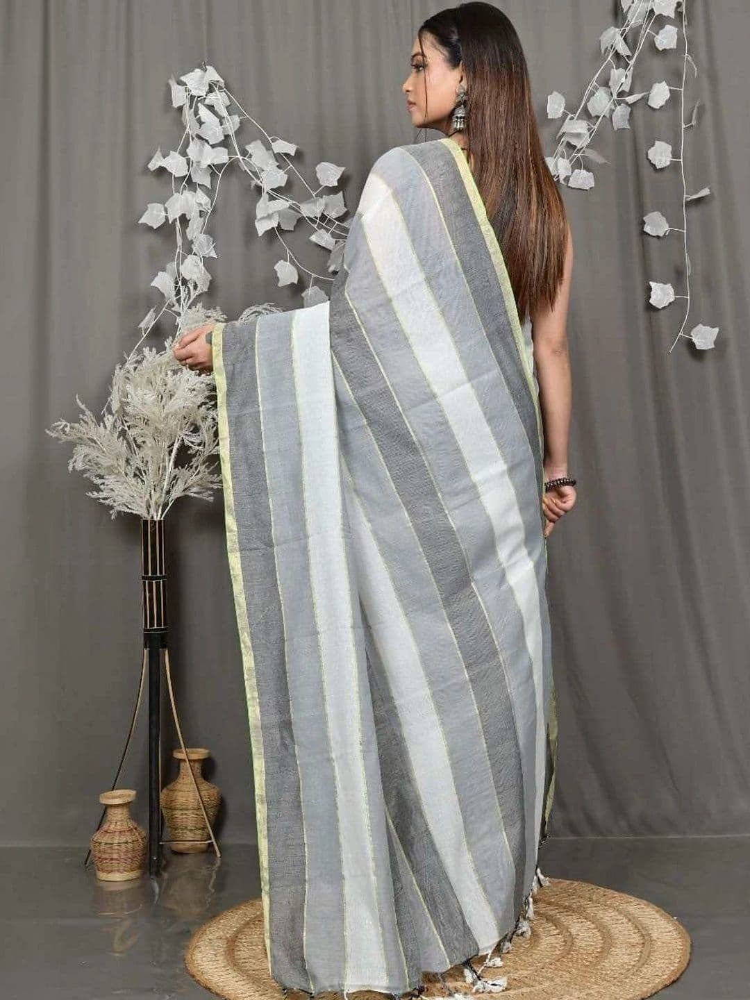 RoyBoni Women Pure Cotton Taant Saree thumbnail 3