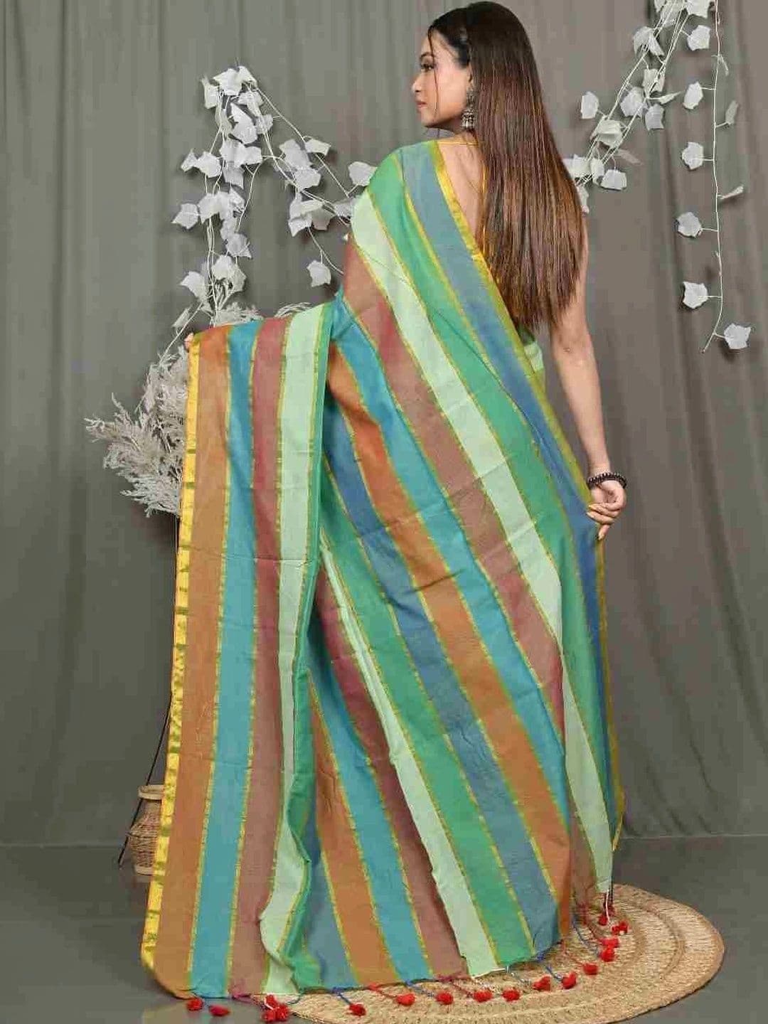 RoyBoni Striped Pure Cotton Taant Saree thumbnail 3
