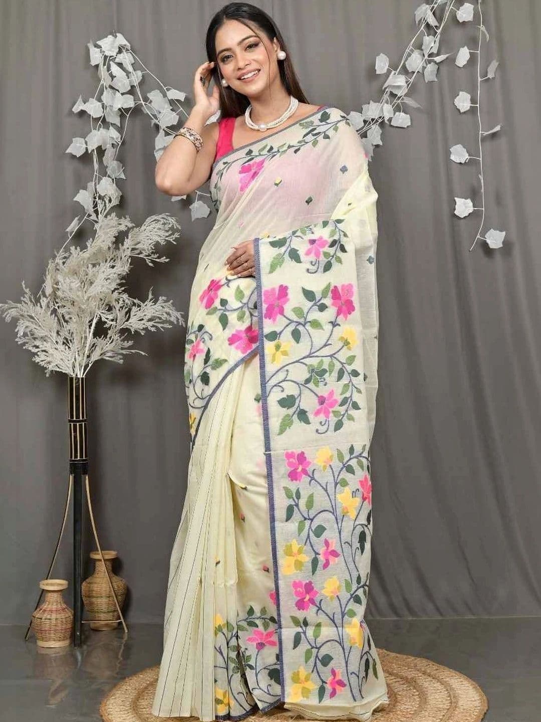RoyBoni Embroidered Pure Cotton Taant Saree thumbnail 2