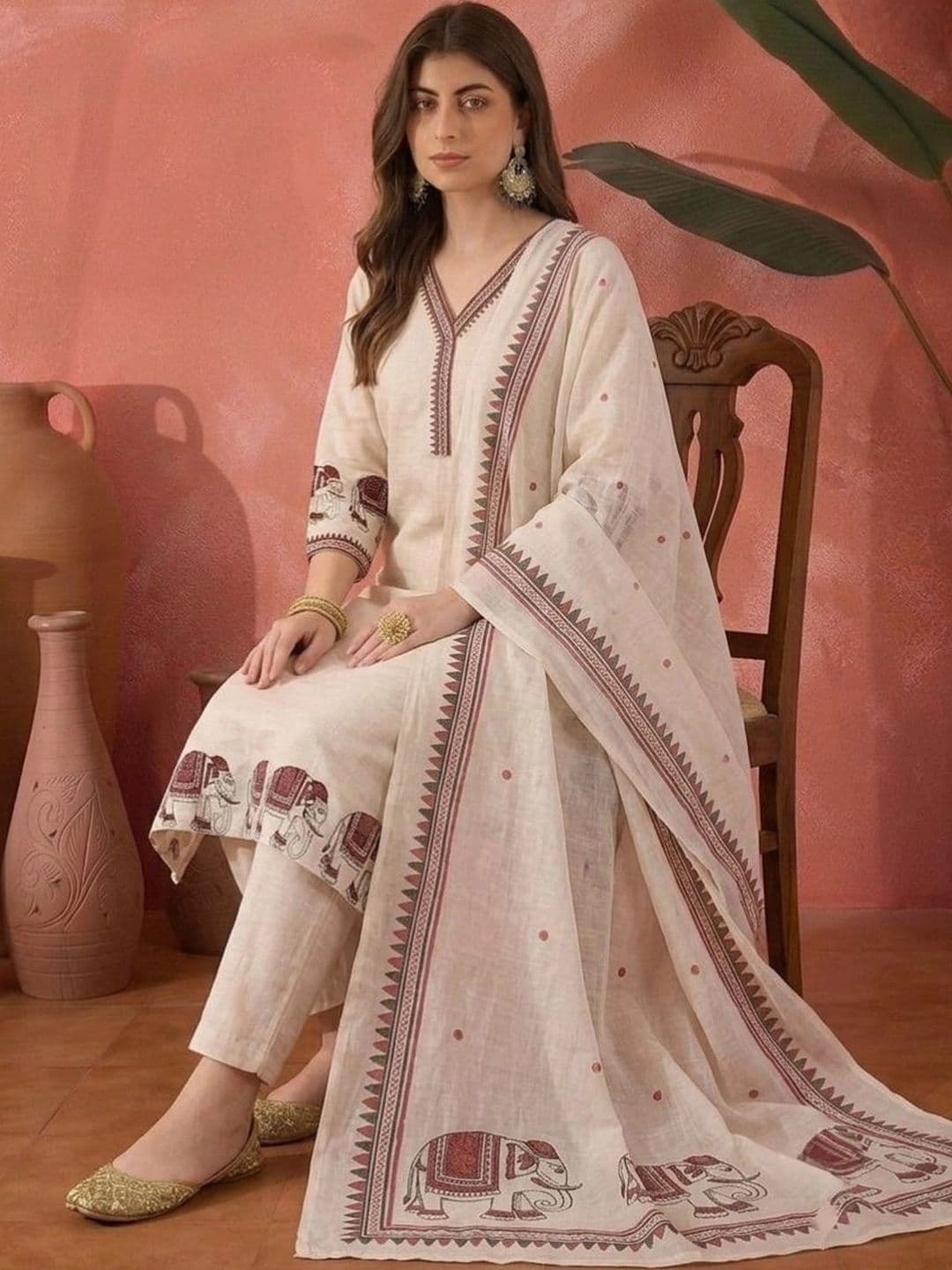 Sangria Women Ethnic Motifs Printed Regular Pure Cotton Kurta with Trousers & With Dupatta thumbnail 5