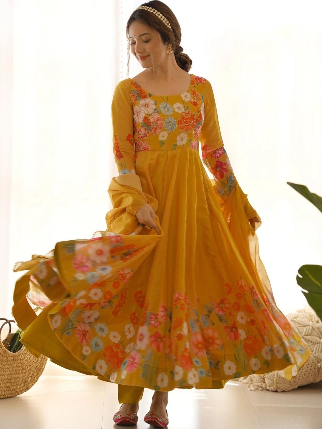 SAJAVAT ETHENIC WEAR Women Floral Printed Empire Kurta with Trousers & With Dupatta thumbnail 3