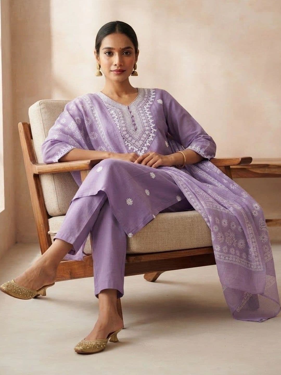 VASTRAHOUSE Women Ethnic Motifs Embroidered Regular Thread Work Chanderi Cotton Kurta with Trousers & With thumbnail 2