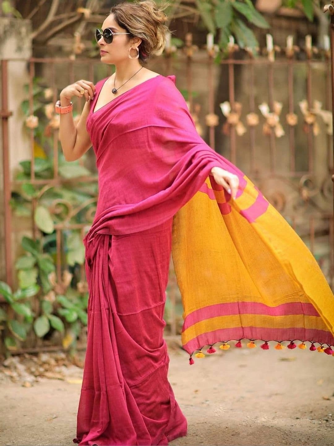 revika Striped Art Silk Designer Kanjeevaram Saree thumbnail 2