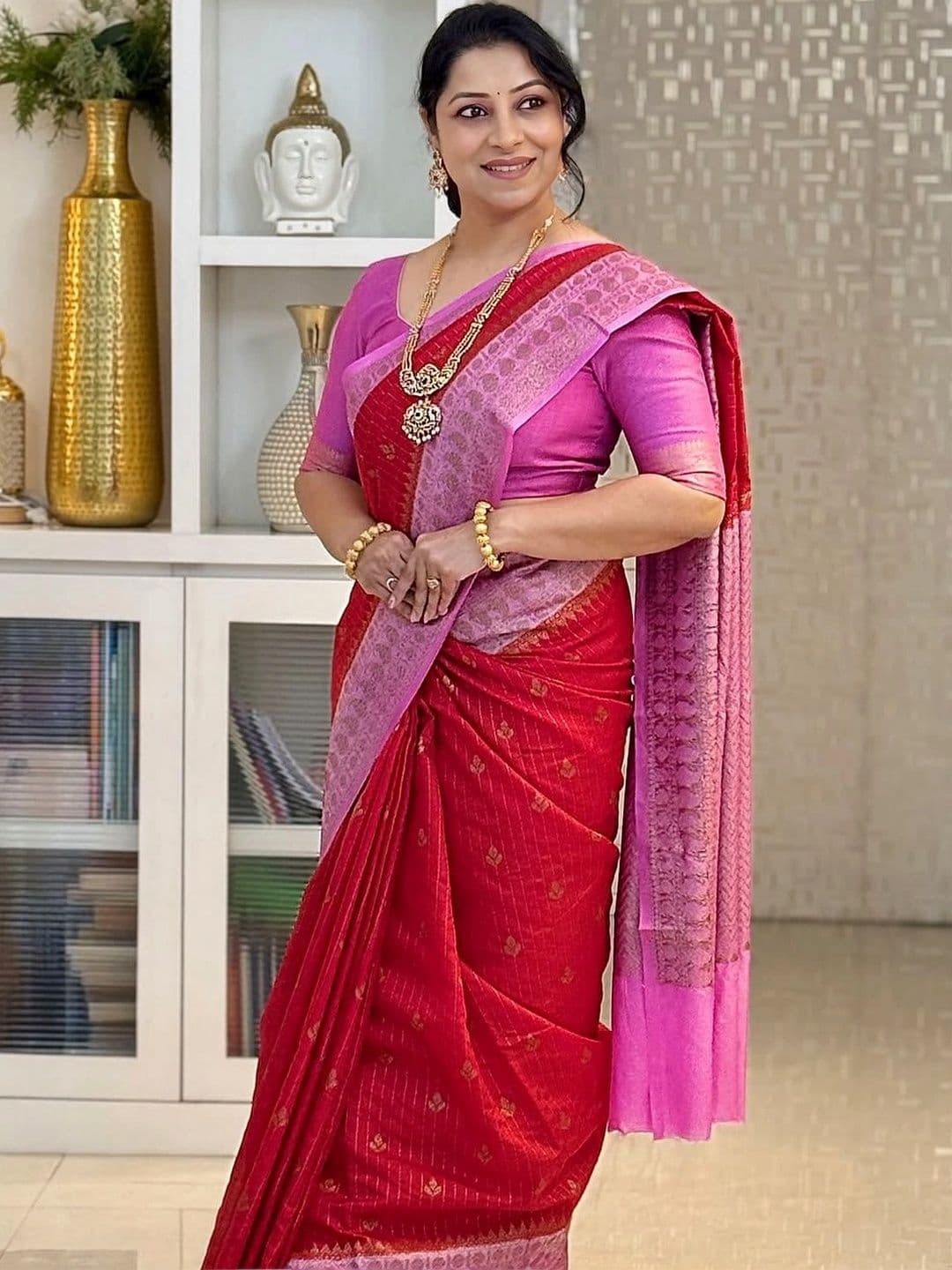 HERE&NOW Woven Design Zari Silk Blend Banarasi Saree thumbnail 3