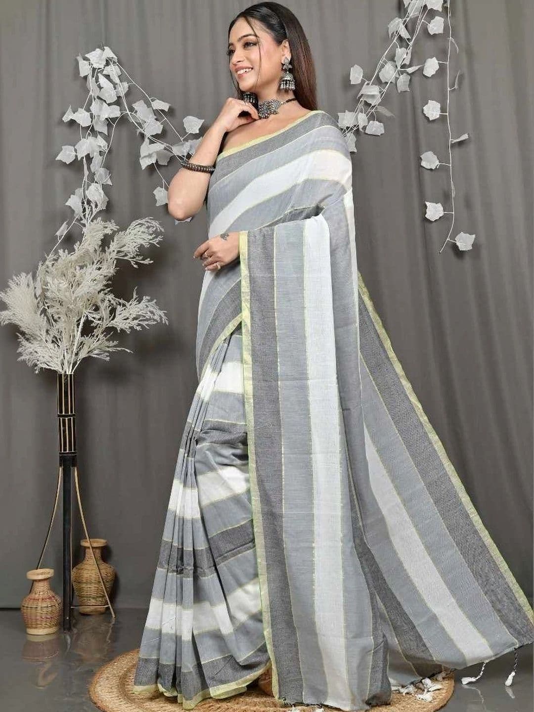 RoyBoni Women Pure Cotton Taant Saree thumbnail 5