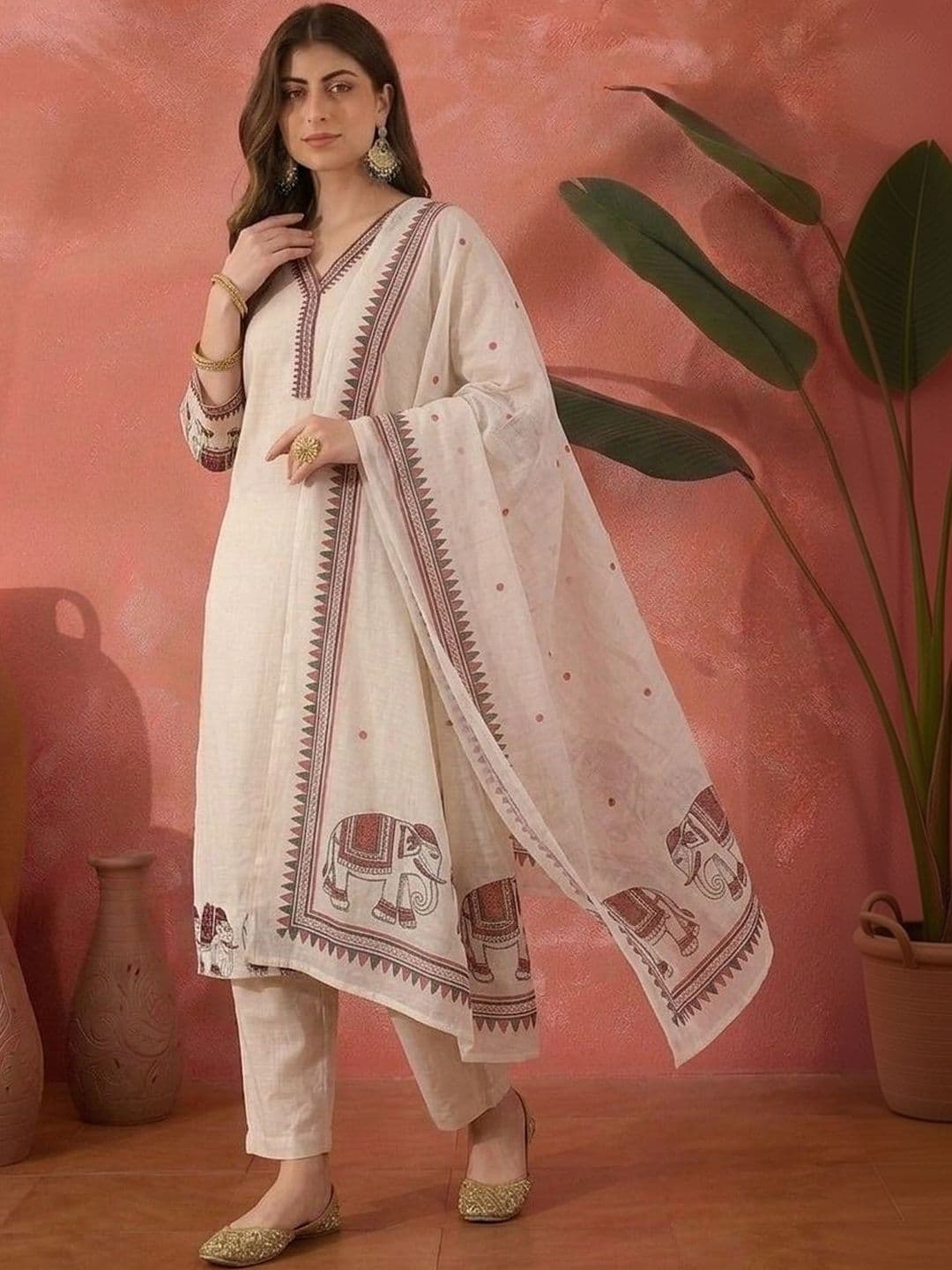 Sangria Women Ethnic Motifs Printed Regular Pure Cotton Kurta with Trousers & With Dupatta thumbnail 3