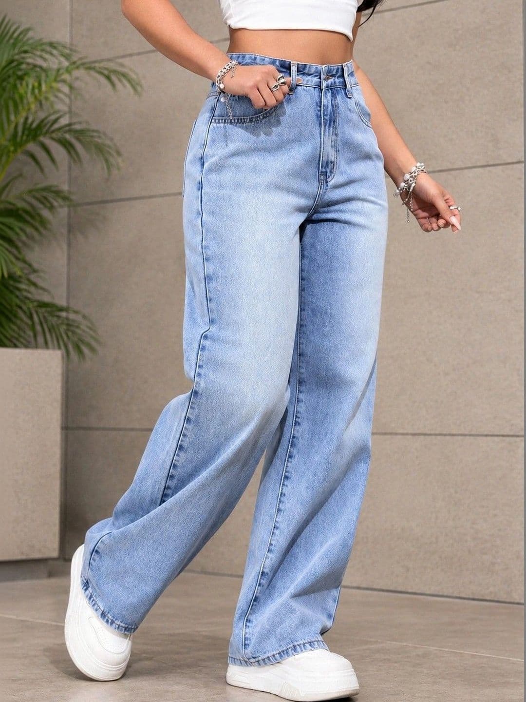 DENIMLOOK Women High-Rise Light Fade Jeans thumbnail 3