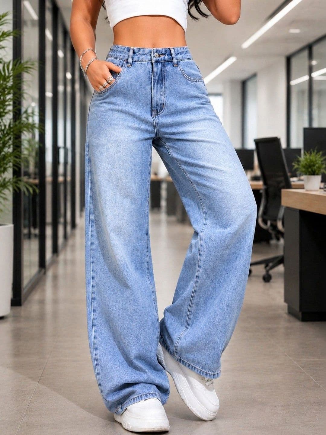 DENIMLOOK Women High-Rise Light Fade Jeans thumbnail 2