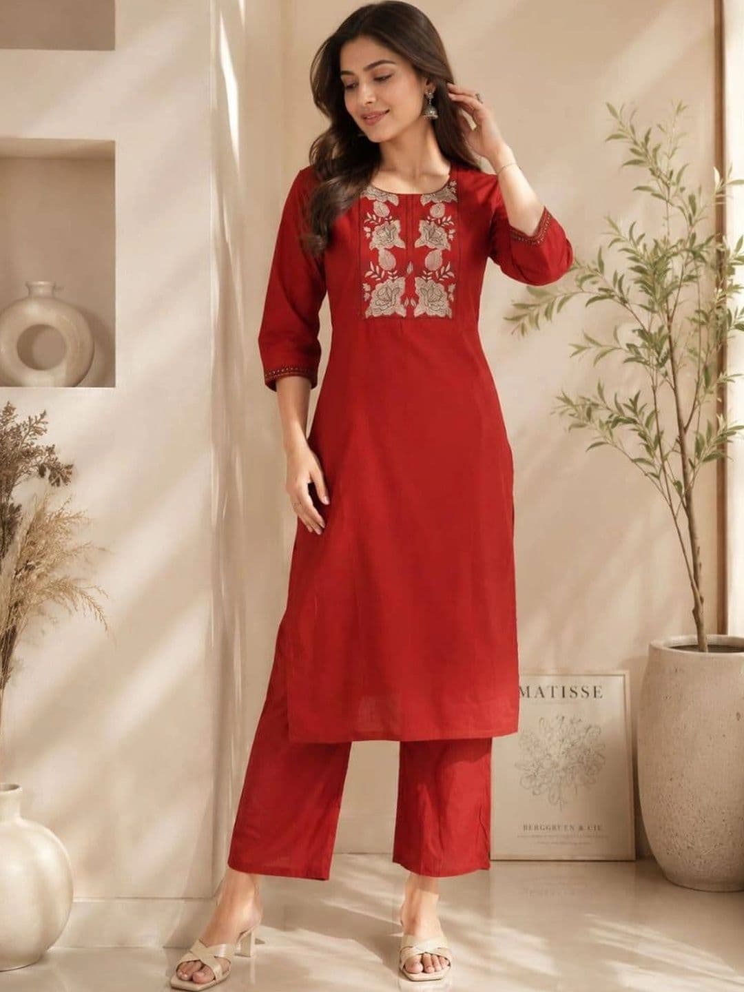 VASTRAHOUSE Women Ethnic Motifs Embroidered Regular Thread Work Kurta with Palazzos thumbnail 3