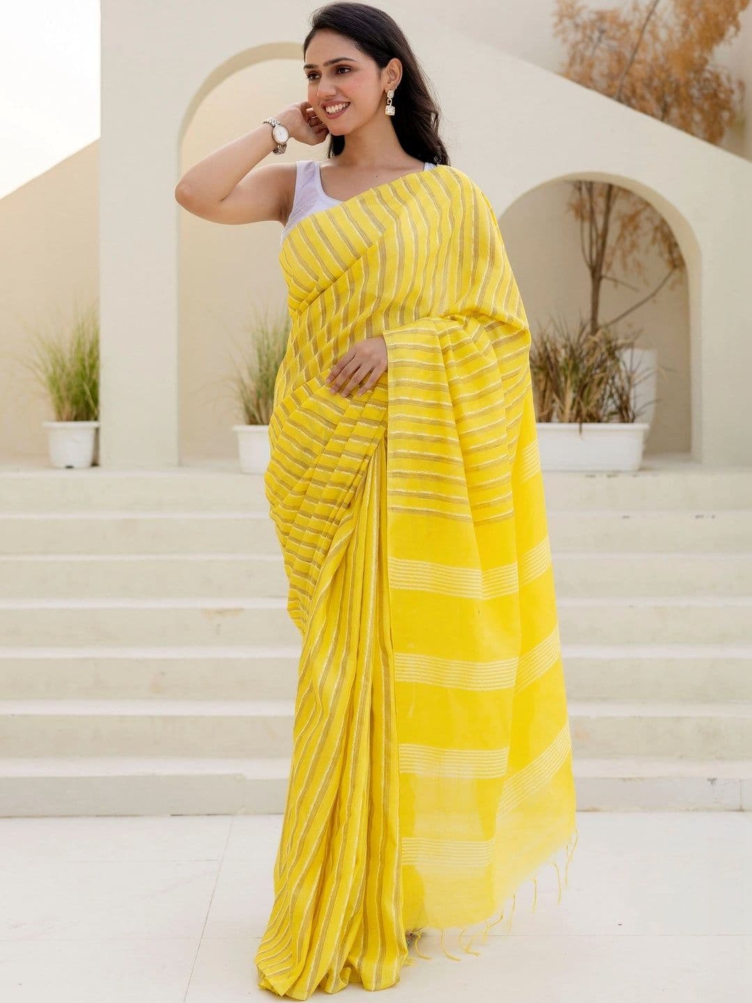 TASHAINA Women Striped Pure Cotton Handloom Kota Saree thumbnail 4