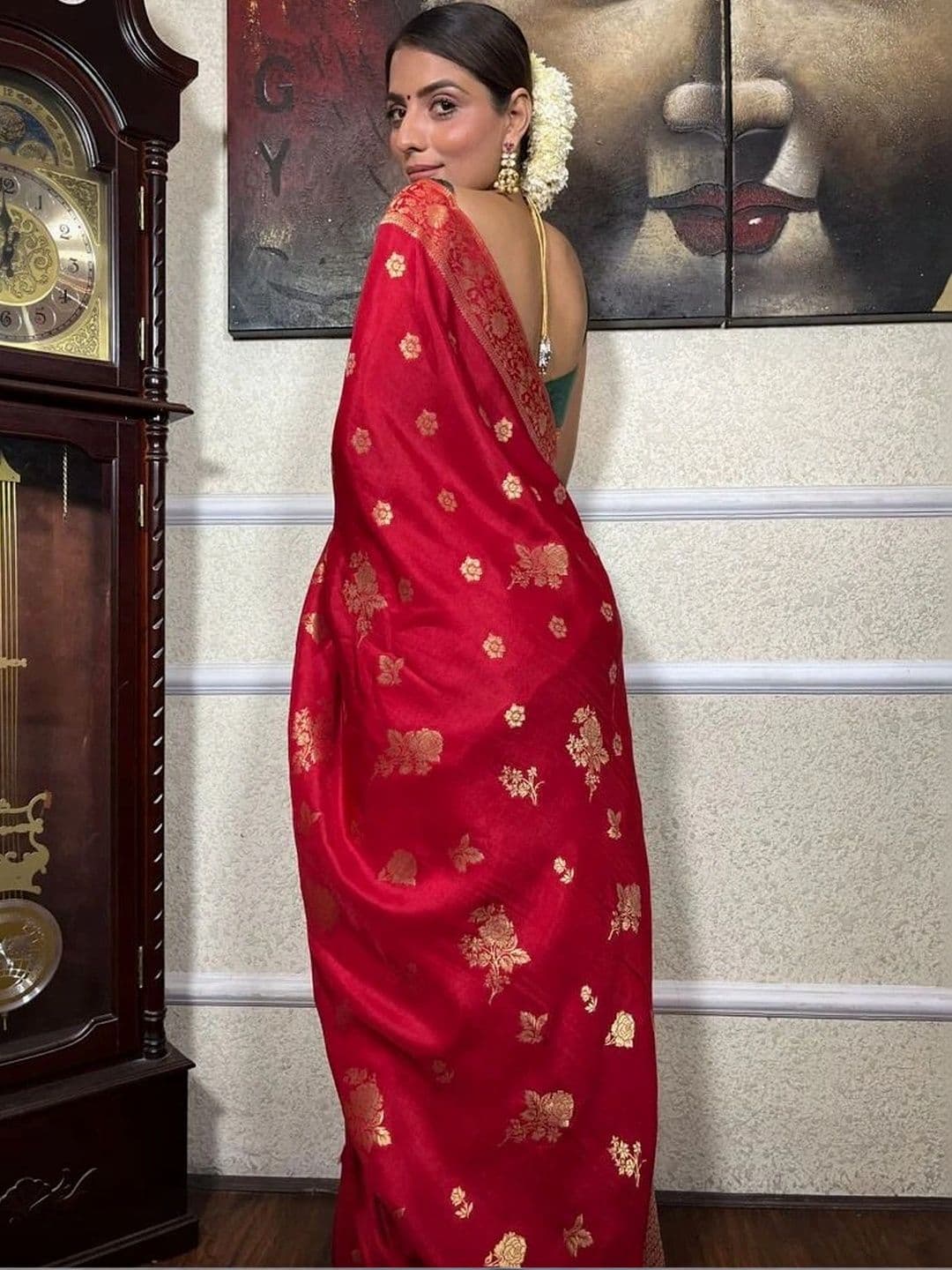 Mitera Floral Zari Silk Blend Banarasi Saree thumbnail 7