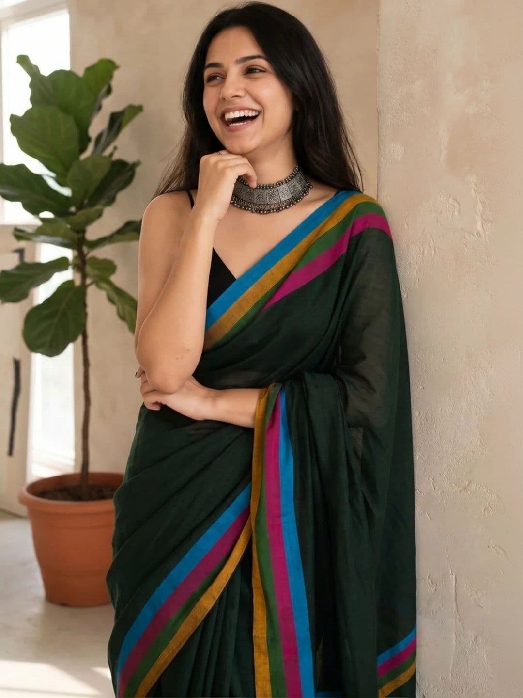 MISS WEARS Striped Saree thumbnail 3