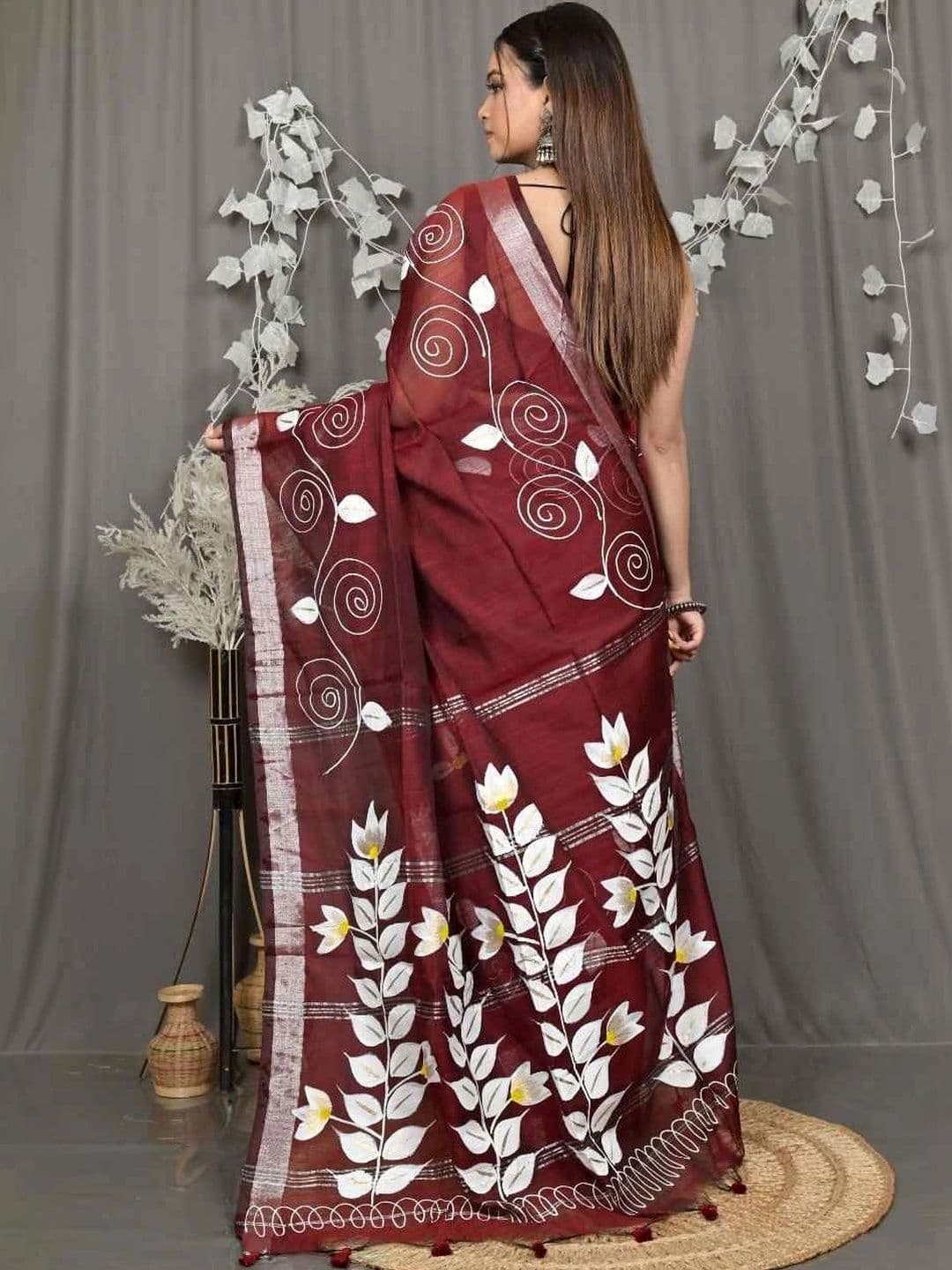 RoyBoni Floral Pure Cotton Taant Saree thumbnail 3