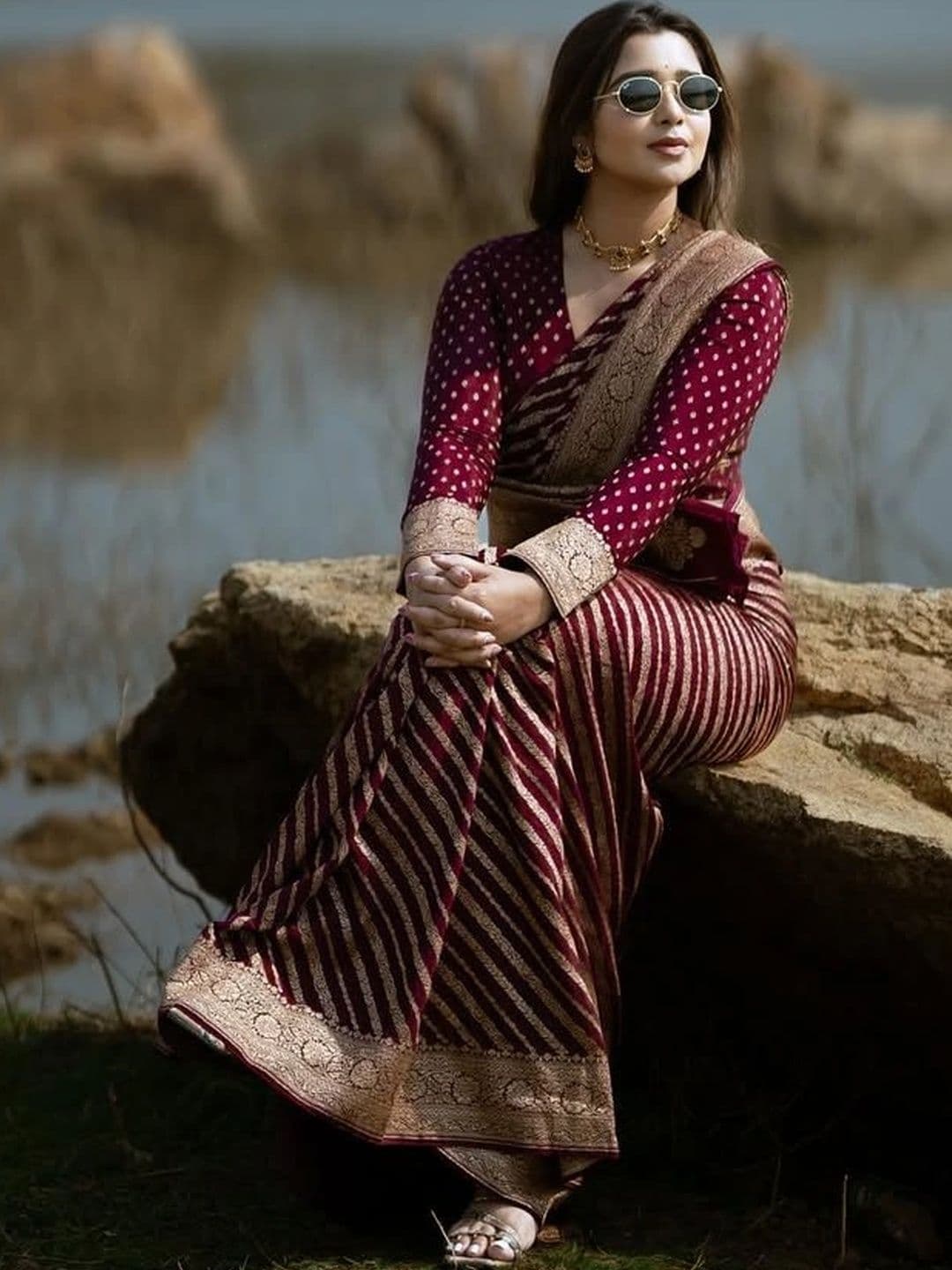 HERE&NOW Woven Design Zari Silk Blend Banarasi Saree thumbnail 6