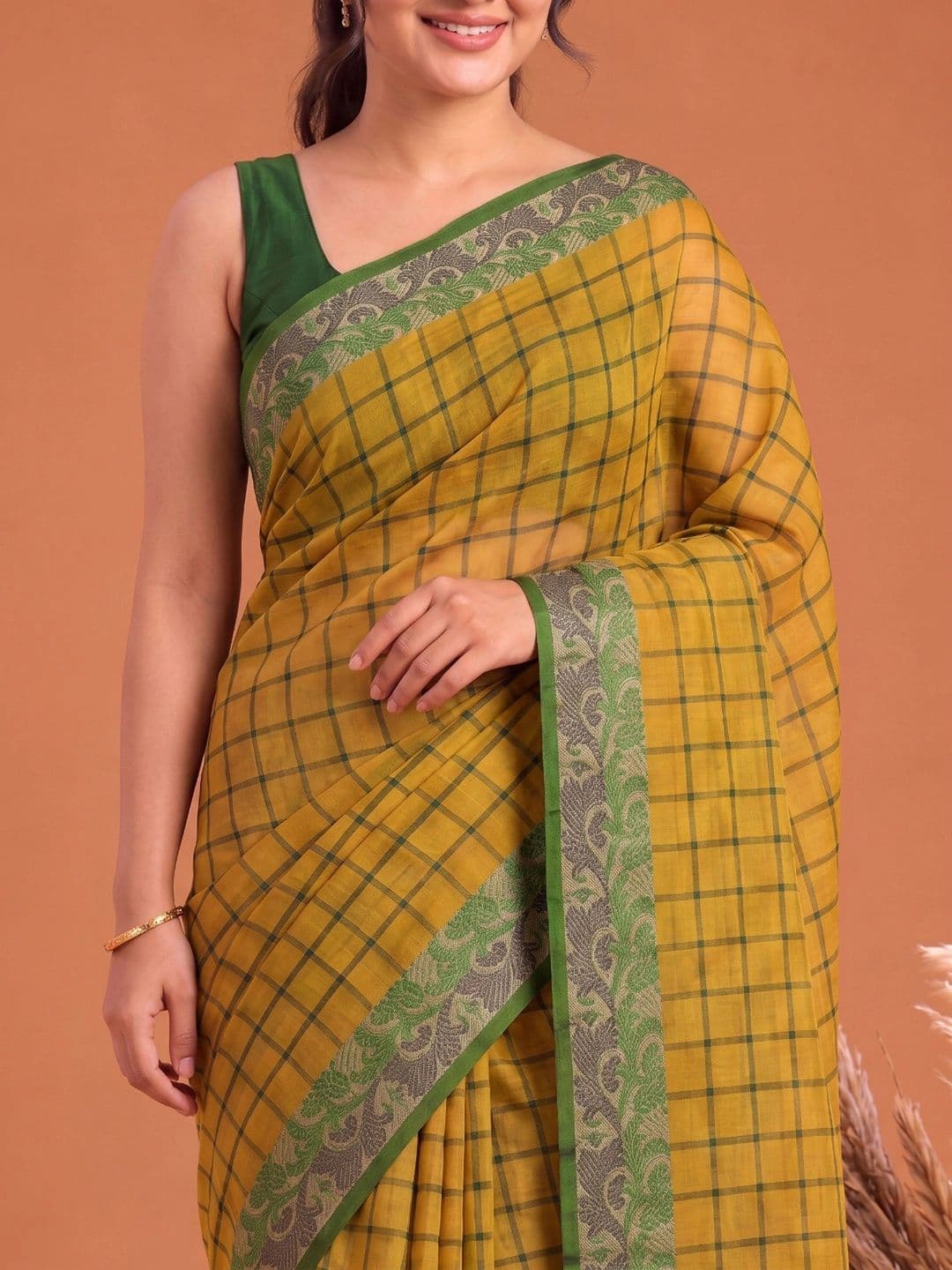 Aparna Checked Zari Pure Cotton Saree thumbnail 3