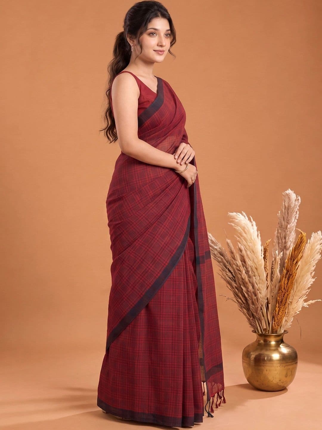Aparna Checked Pure Cotton Saree thumbnail 2