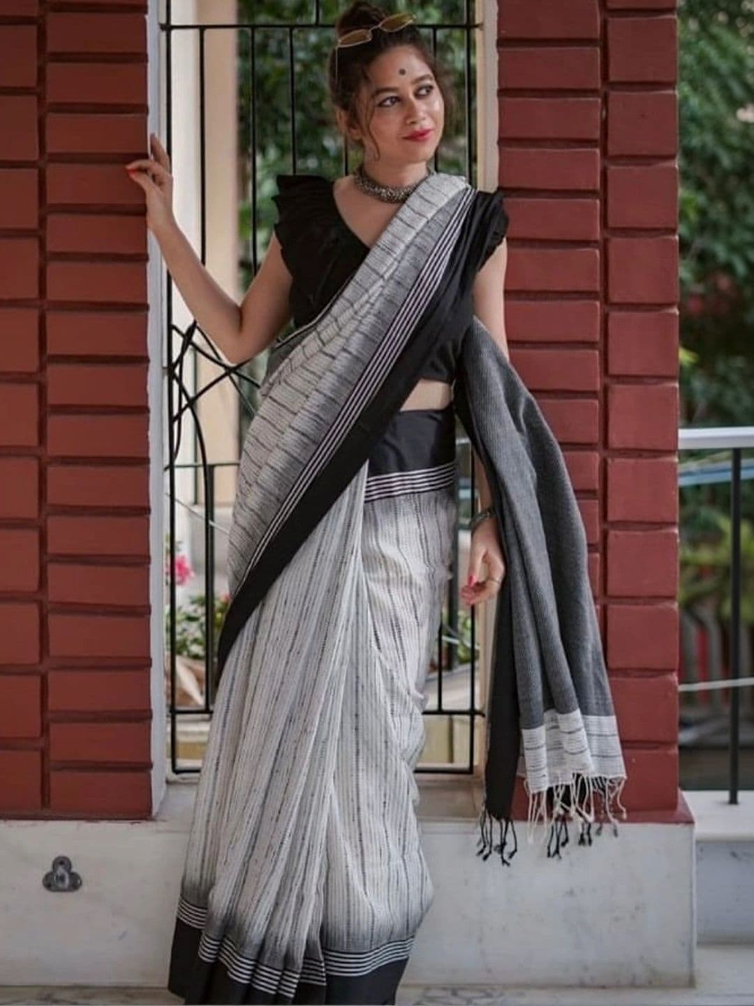 MISS WEARS Striped Saree - view 1