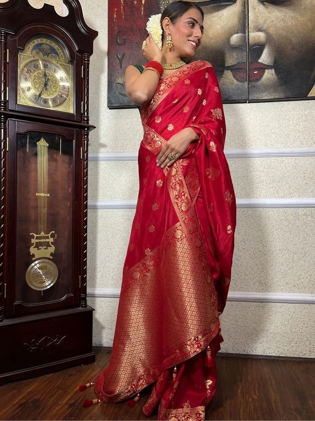 Mitera Floral Zari Silk Blend Banarasi Saree thumbnail 5