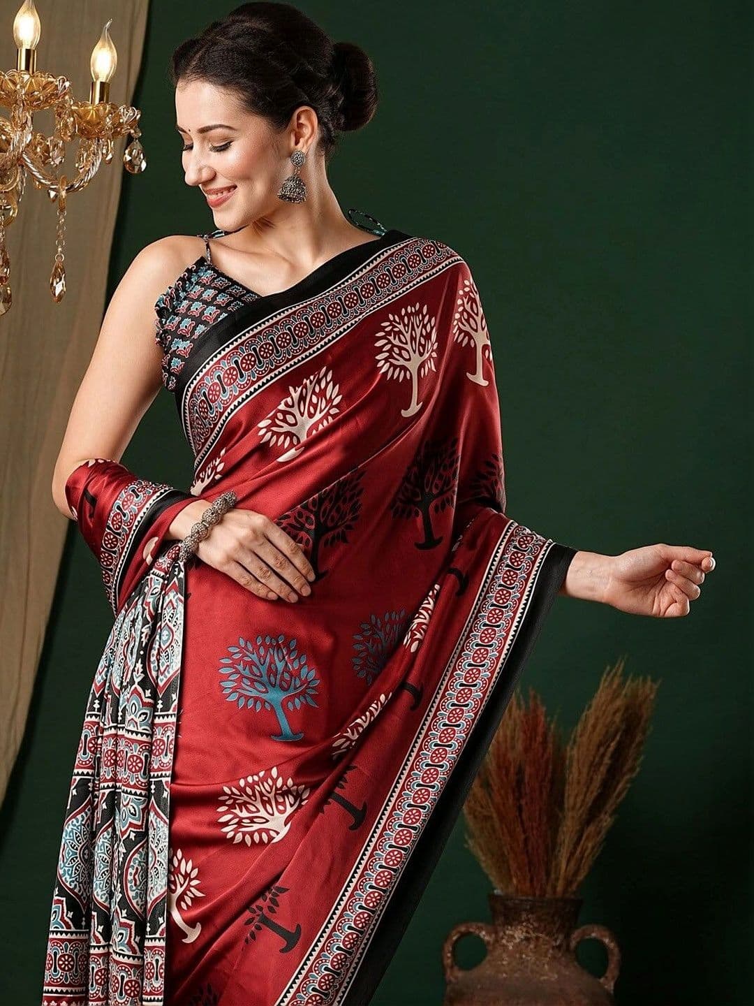 KALINI Floral Mirror Work Silk Blend Heavy Work Mysore Silk Saree thumbnail 5