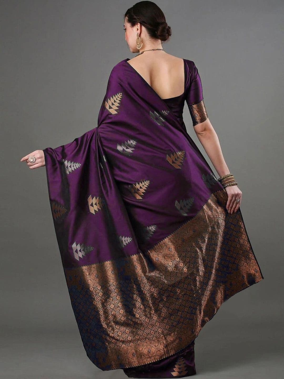 HERE&NOW Woven Design Zari Silk Blend Banarasi Saree thumbnail 3