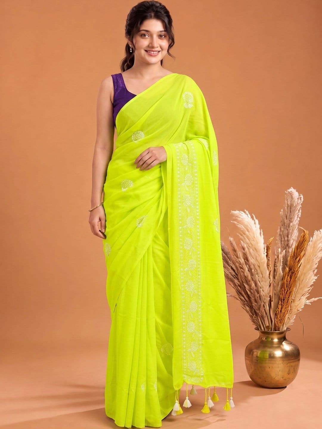 Aparna Ethnic Motifs Embroidered Pure Cotton Jamdani Saree - view 1