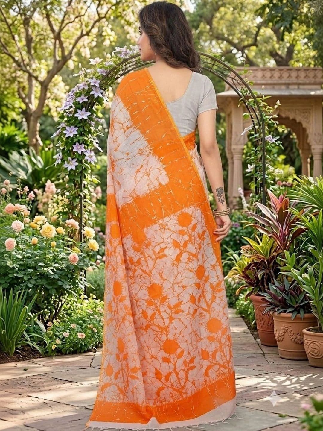 Crochetin Women Tie and Dye Handloom Saree thumbnail 3