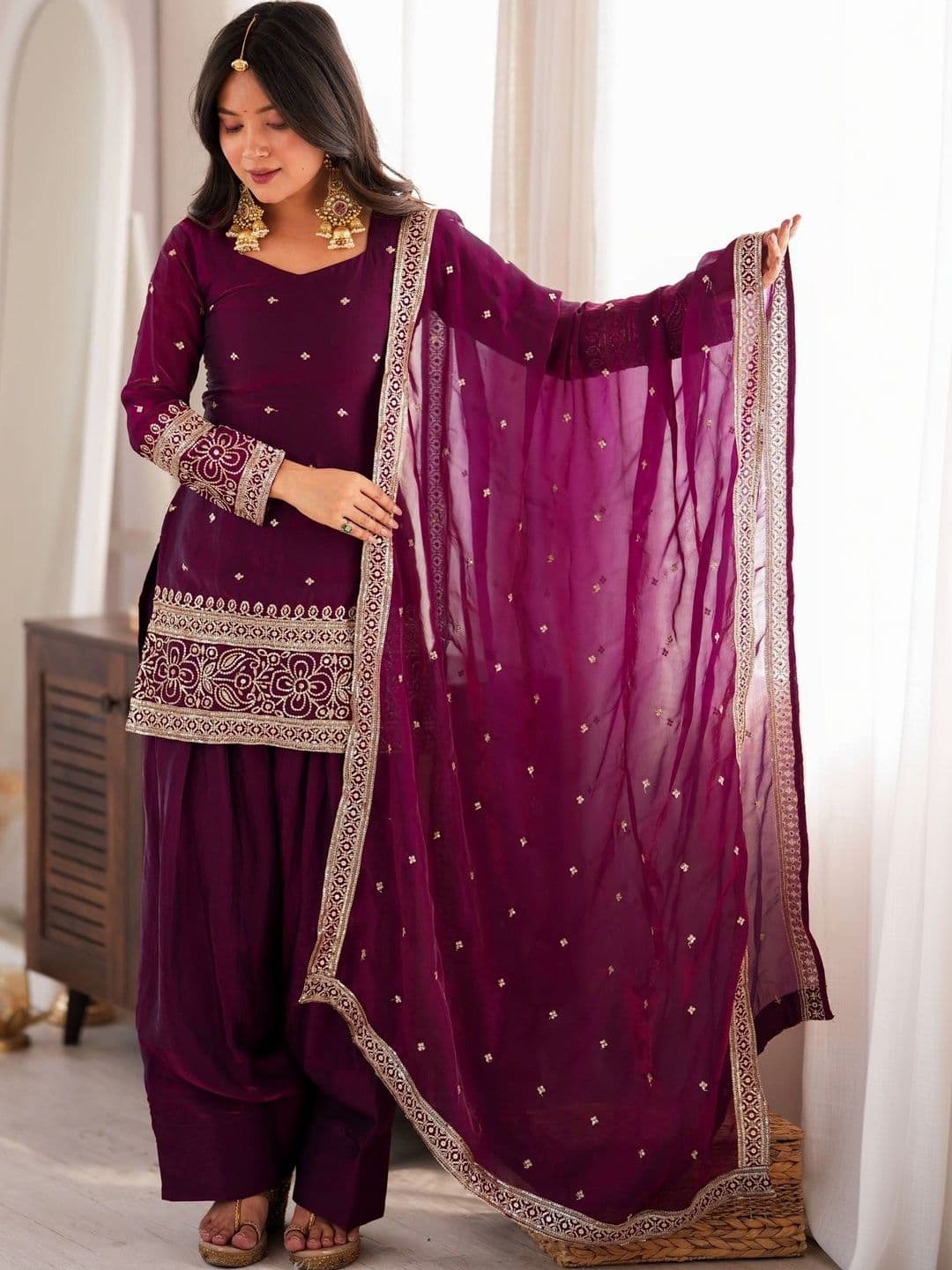 SAJAVAT ETHENIC WEAR Women Ethnic Motifs Embroidered Regular Kurta with Patiala & With Dupatta thumbnail 4