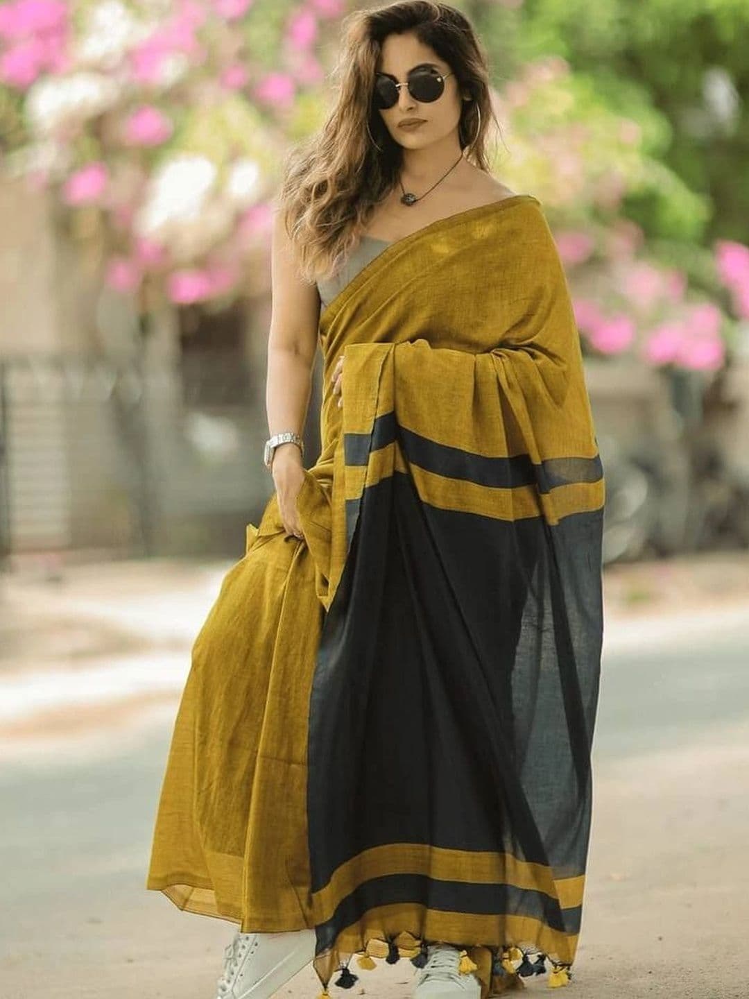revika Woven Design Art Silk Designer Kanjeevaram Saree thumbnail 3