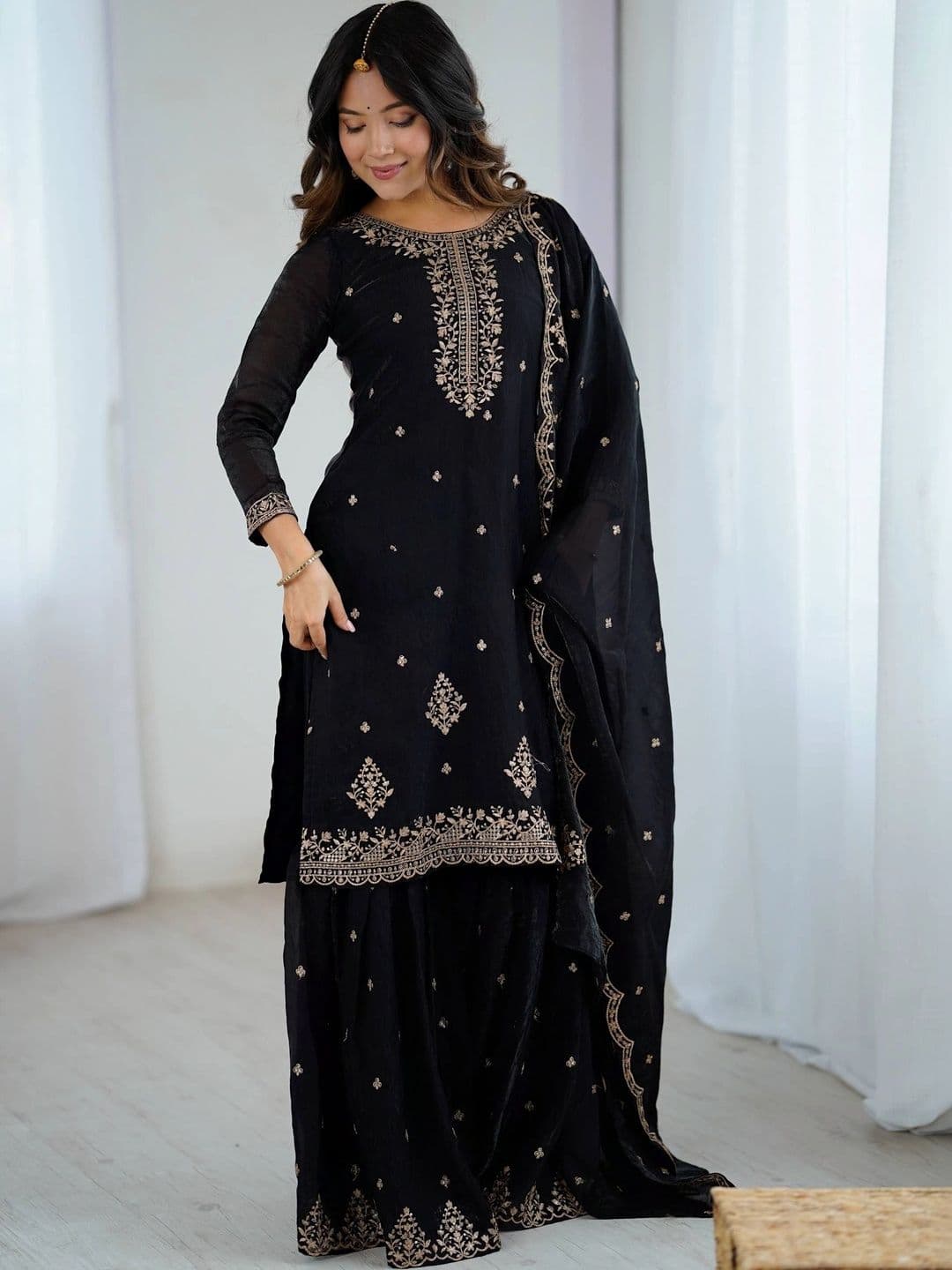 SAJAVAT ETHENIC WEAR Women Ethnic Motifs Embroidered Regular Kurta with Sharara & With Dupatta thumbnail 6