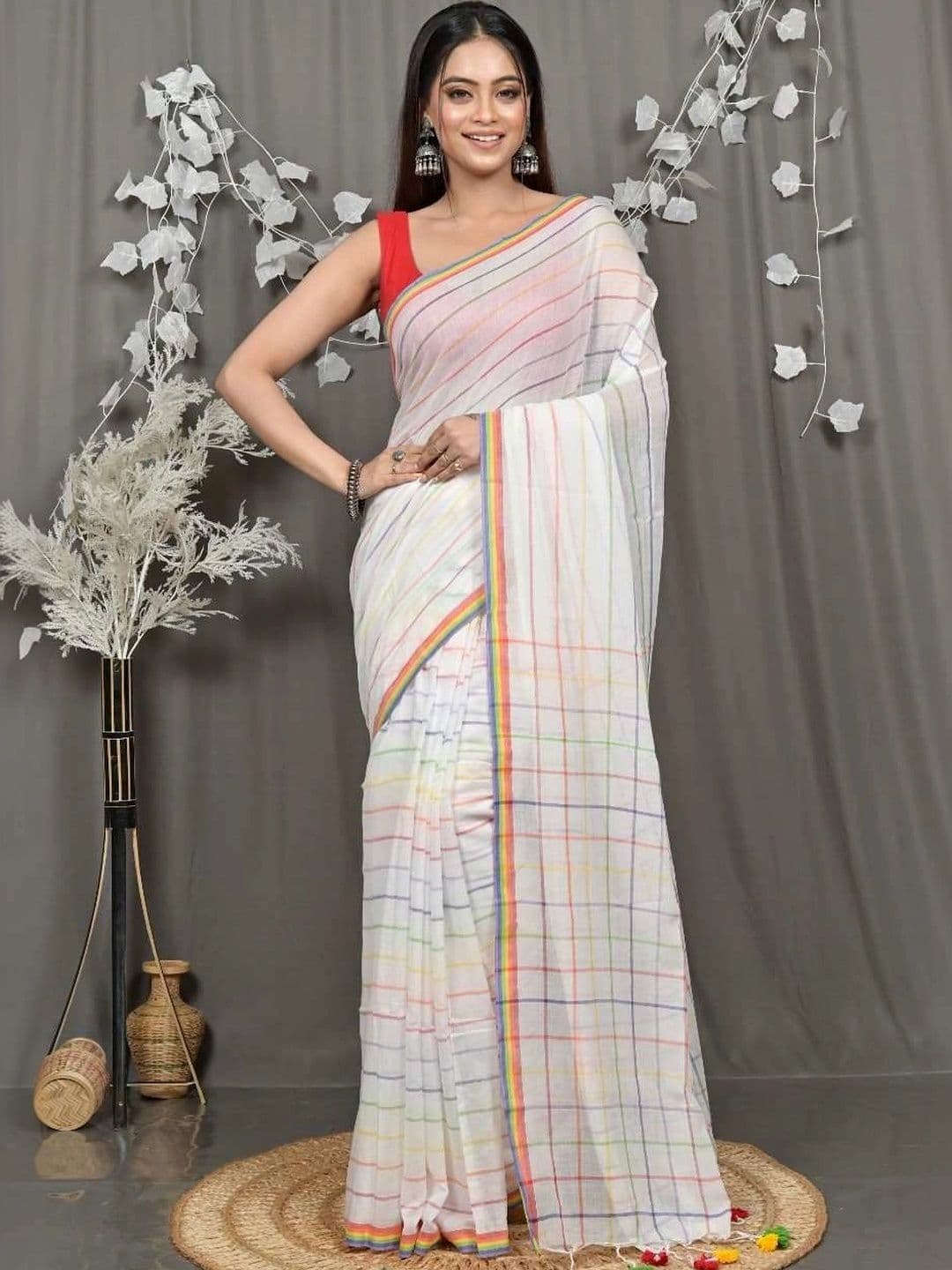 RoyBoni Women Checked Pure Cotton Taant Saree - view 1