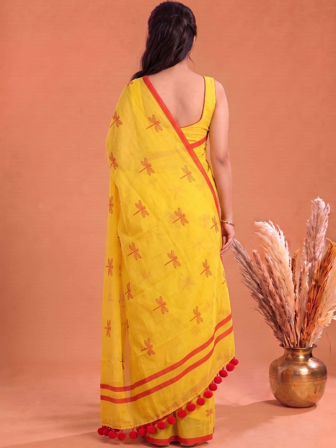 Aparna Ethnic Motifs Pure Cotton Saree thumbnail 2