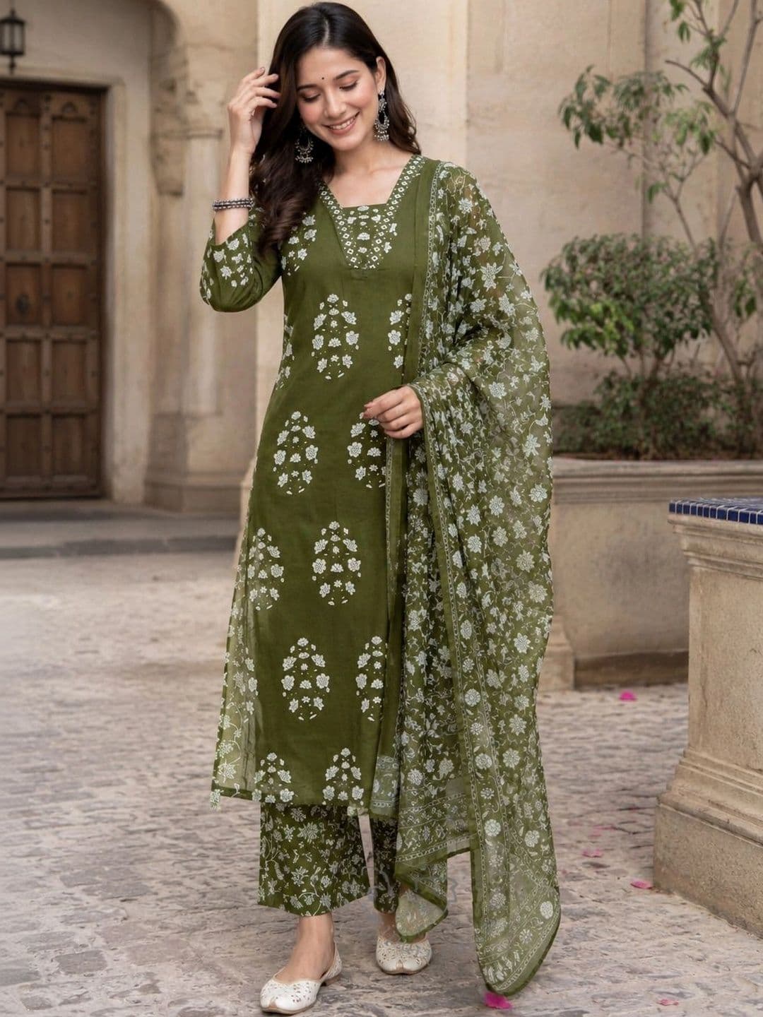 Tabeedah Women Floral Printed Regular Kurta with Palazzos & With Dupatta - view 1