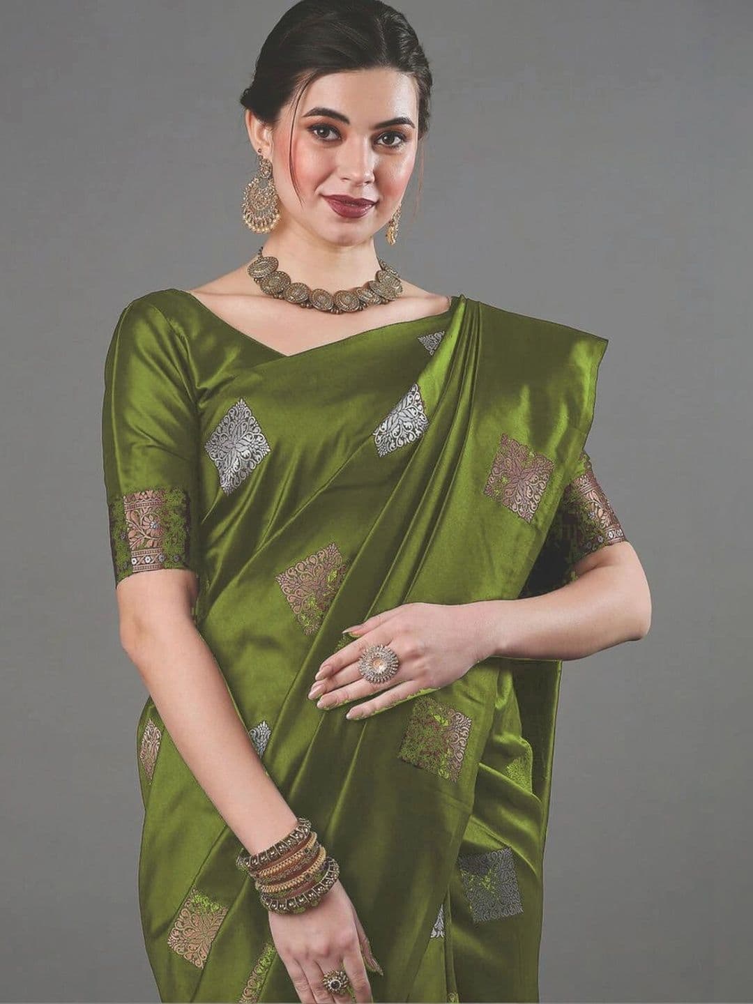 revika Women Design Zari Art Silk Designer Kanjeevaram Saree thumbnail 2