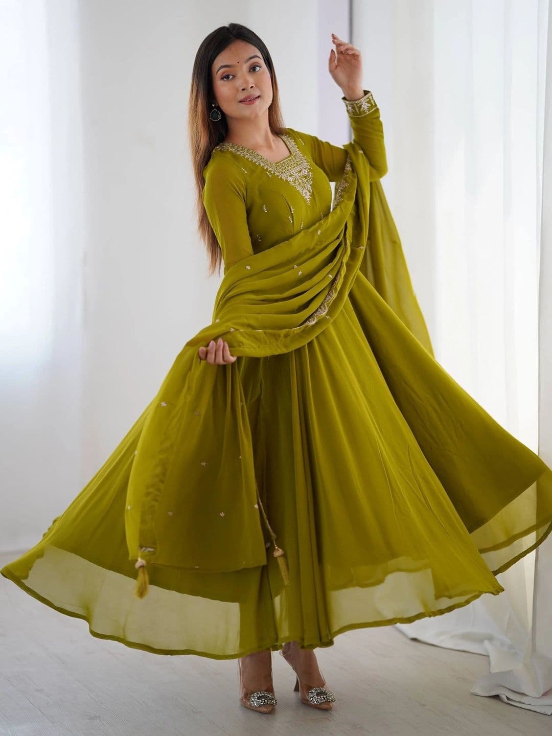 SAJAVAT ETHENIC WEAR Women Ethnic Motifs Embroidered Regular Kurta with Trousers & With Dupatta thumbnail 3
