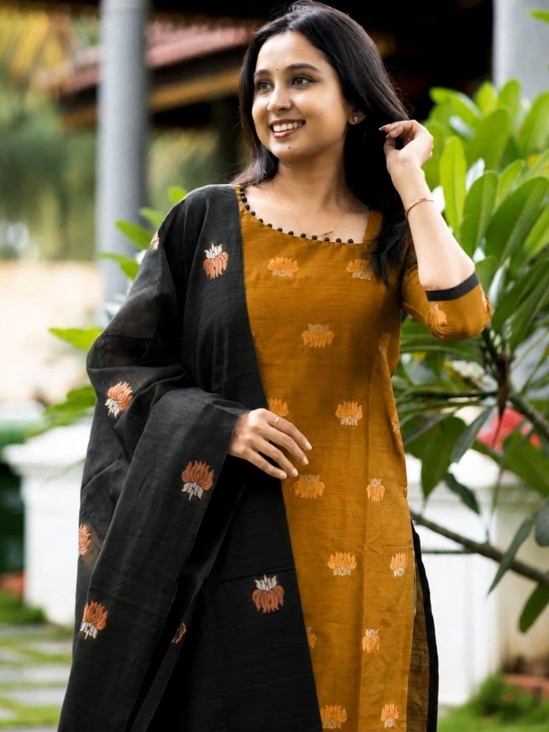 ZARVELA Women Ethnic Motifs Regular Kurta with Trousers & With Dupatta thumbnail 7