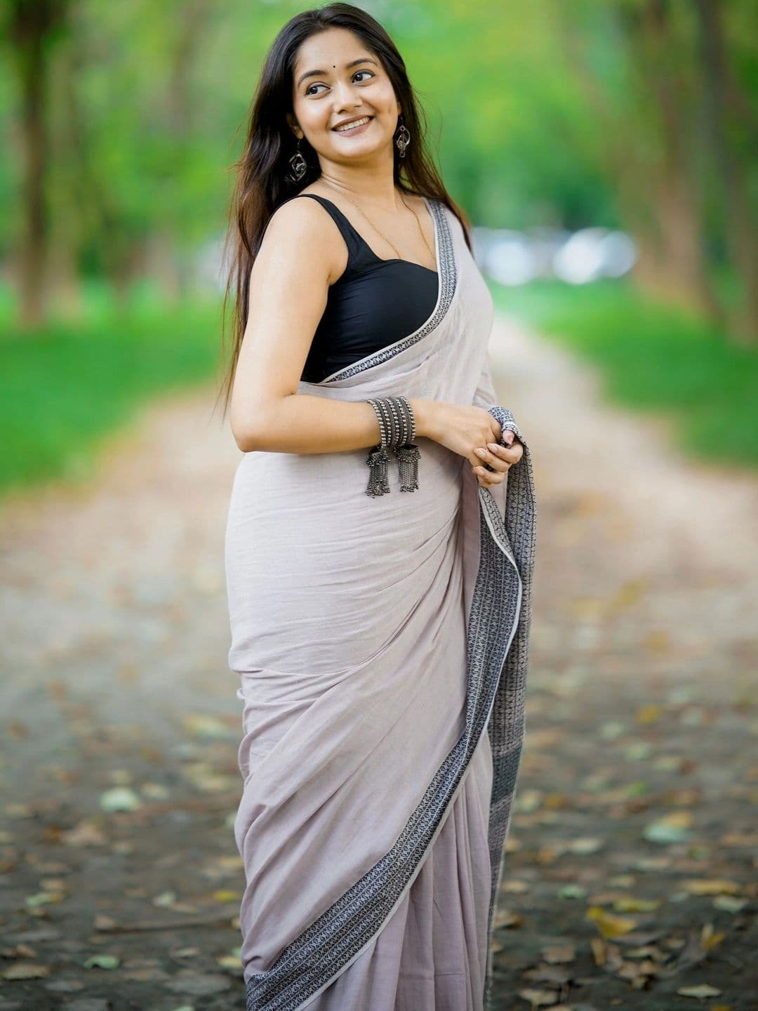 Aparna Striped Pure Cotton Saree thumbnail 7