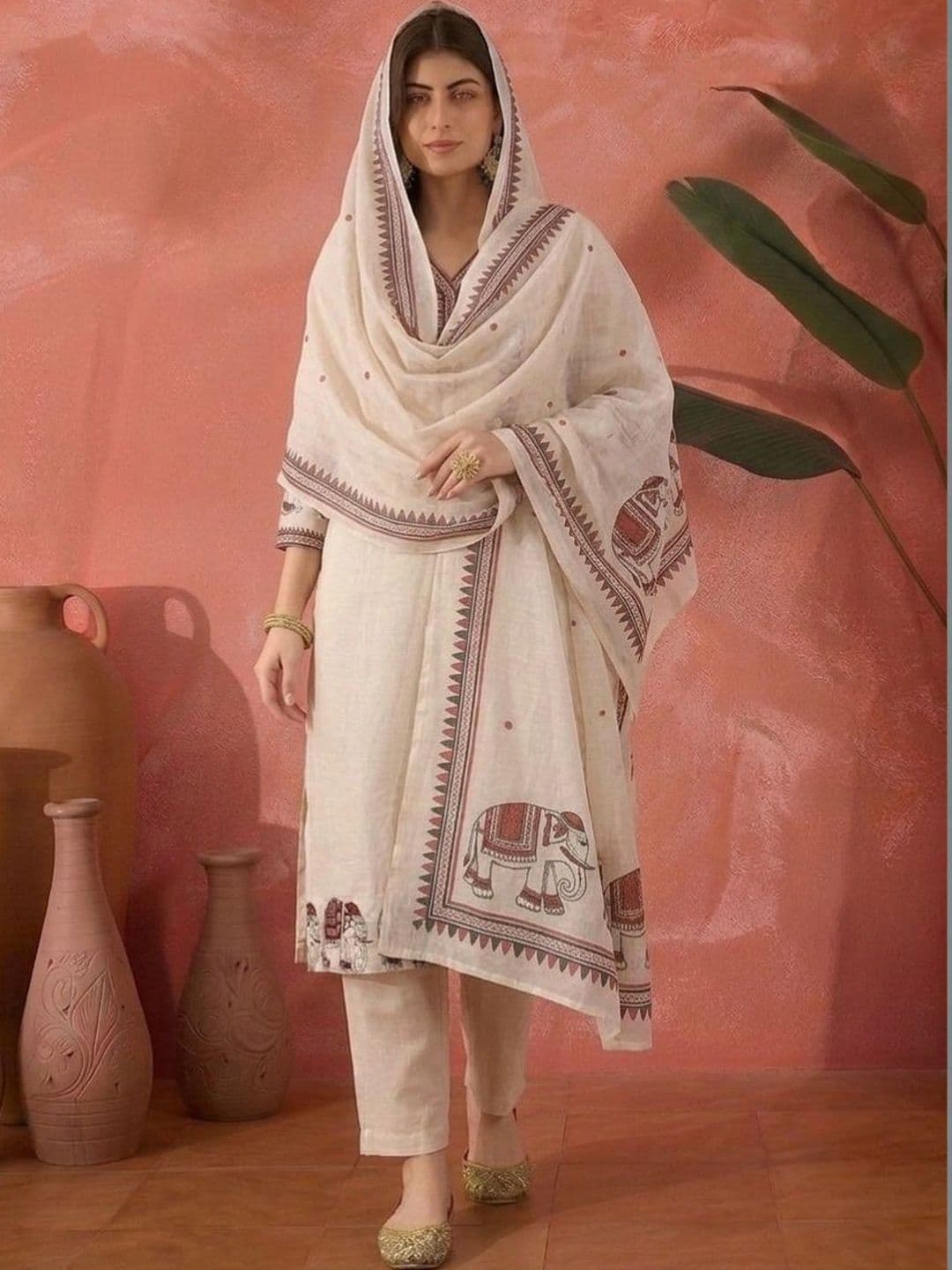 Sangria Women Ethnic Motifs Printed Regular Pure Cotton Kurta with Trousers & With Dupatta thumbnail 4