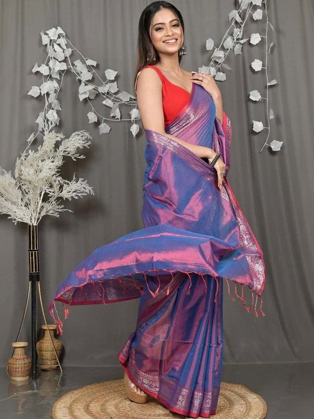RoyBoni Zari Pure Cotton Taant Saree thumbnail 4