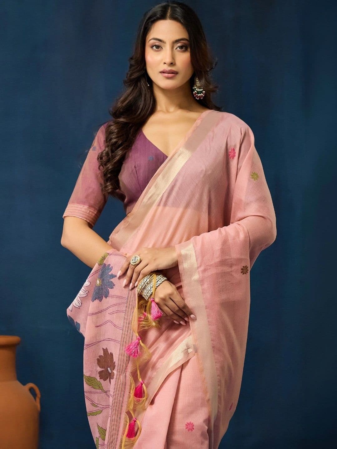 kasee Floral Silk Blend Designer Saree thumbnail 6