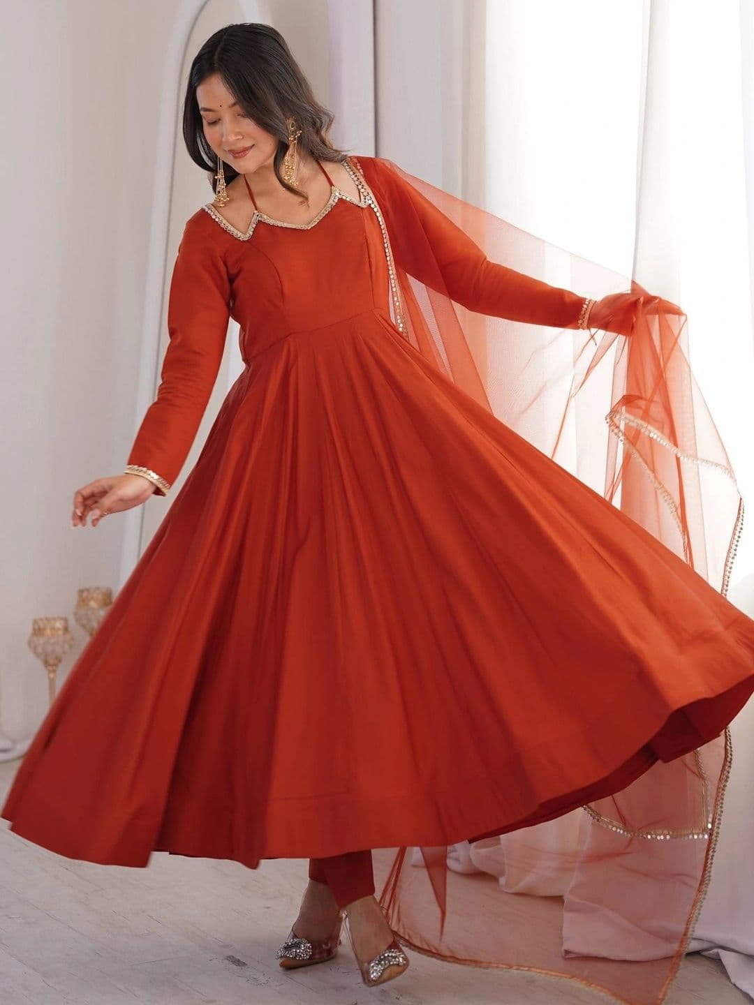 SAJAVAT ETHENIC WEAR Women Regular Gotta Patti Chanderi Silk Kurta with Trousers & With Dupatta thumbnail 4