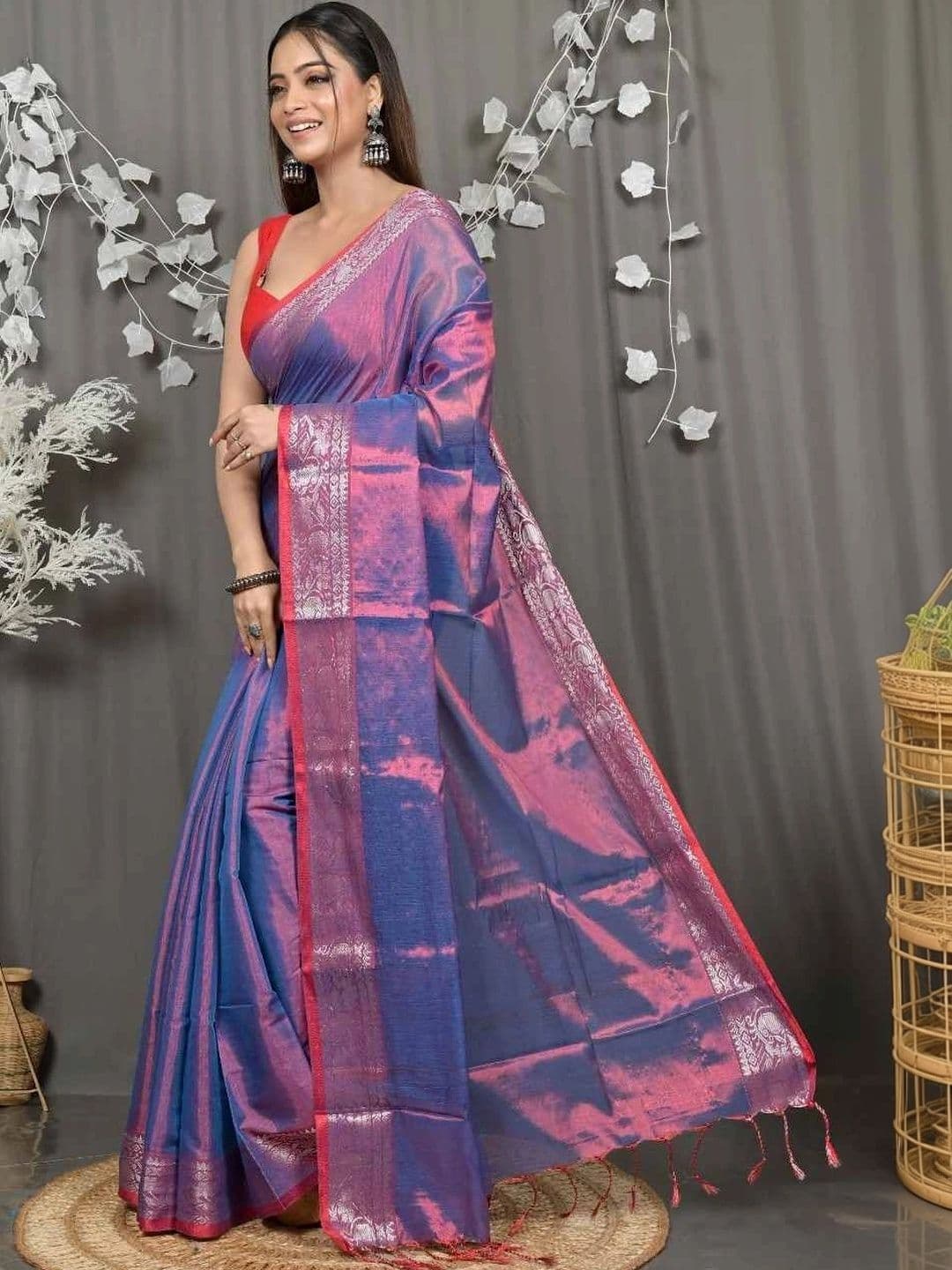 RoyBoni Zari Pure Cotton Taant Saree thumbnail 2