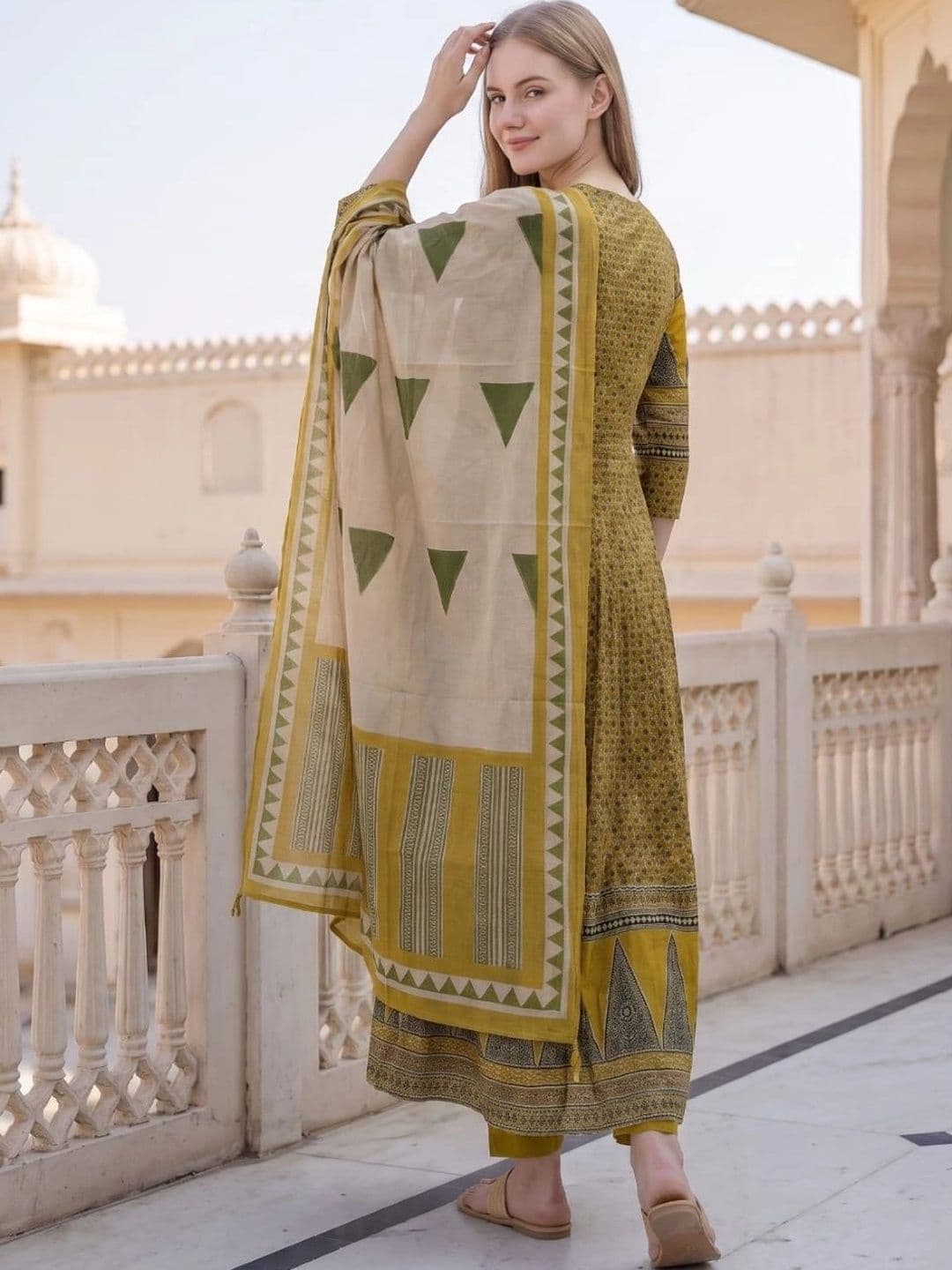 Laasika Women Ethnic Motifs Printed Regular Kurta with Trousers & With Dupatta thumbnail 3
