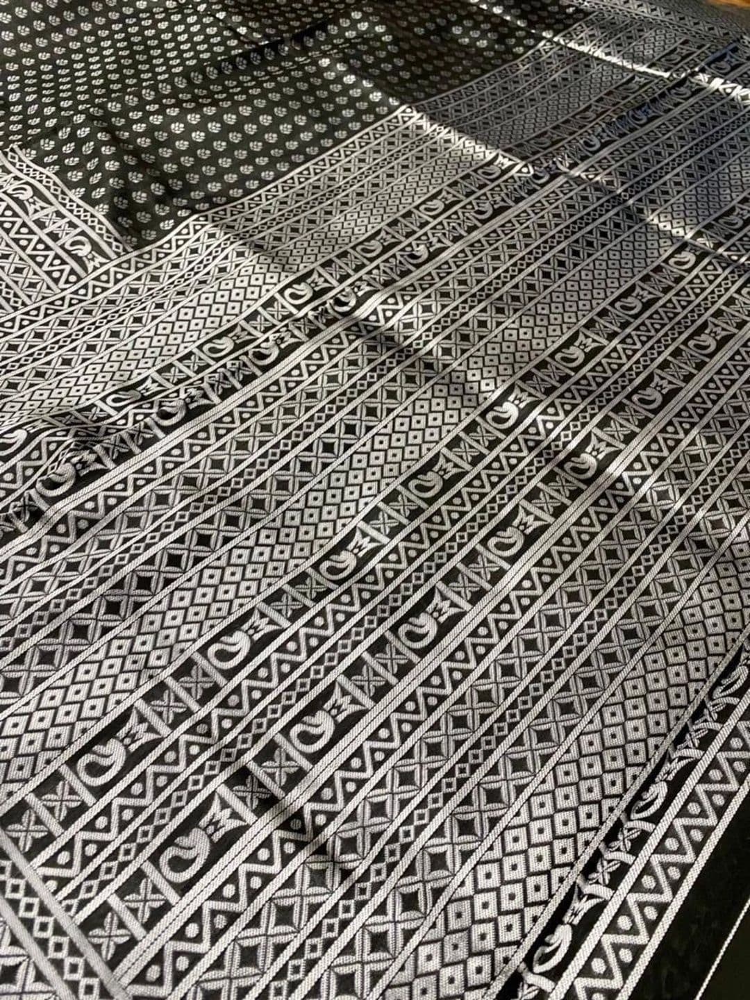 revika Woven Design Zari Art Silk Designer Kanjeevaram Saree thumbnail 3