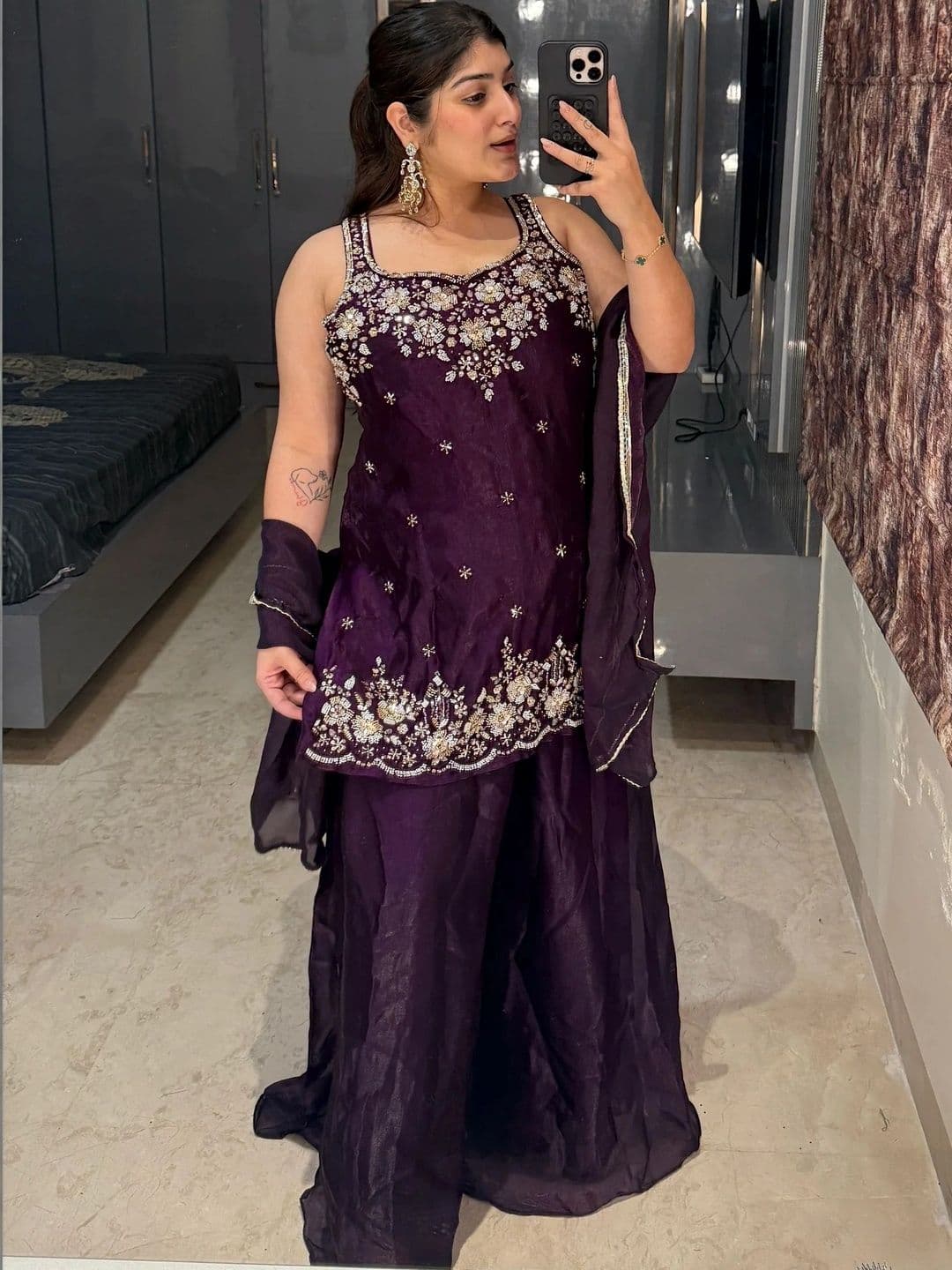 DIVINE LADY Women Ethnic Motifs Embroidered Regular Thread Work Pure Silk Kurta with Sharara & With Dupatta thumbnail 2