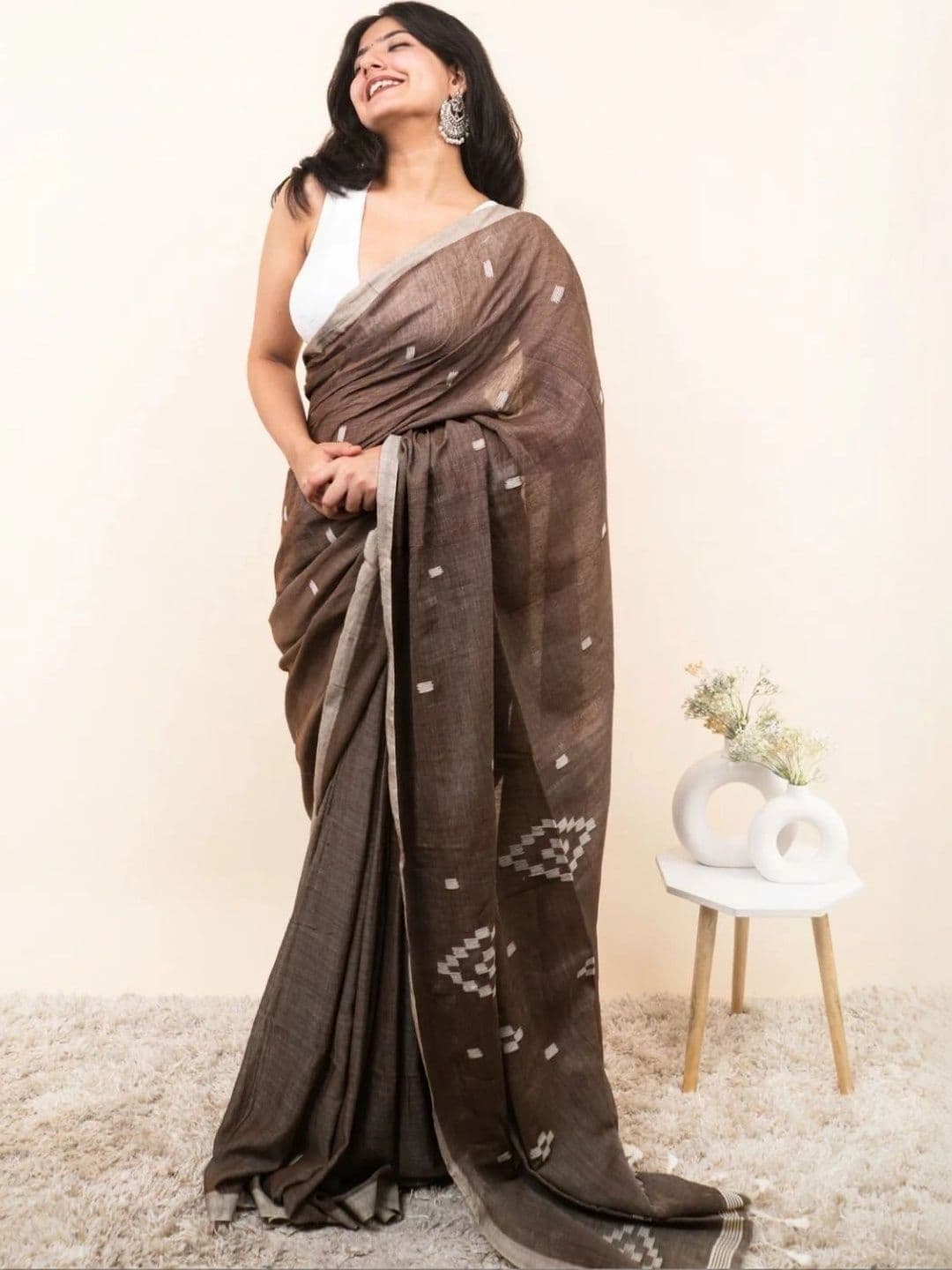 MISS WEARS Embellished Saree thumbnail 6