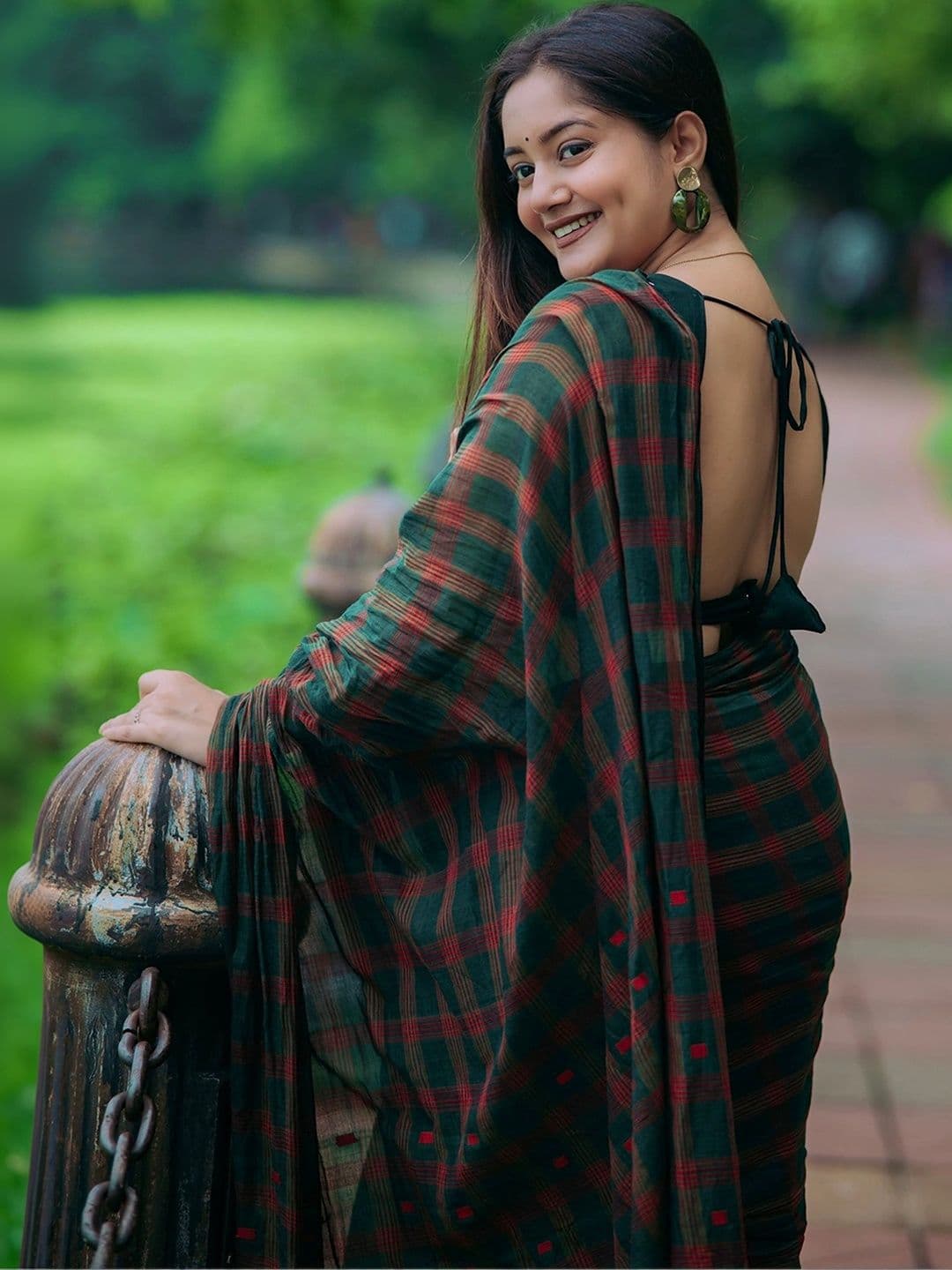 Aparna Checked Pure Cotton Saree thumbnail 6